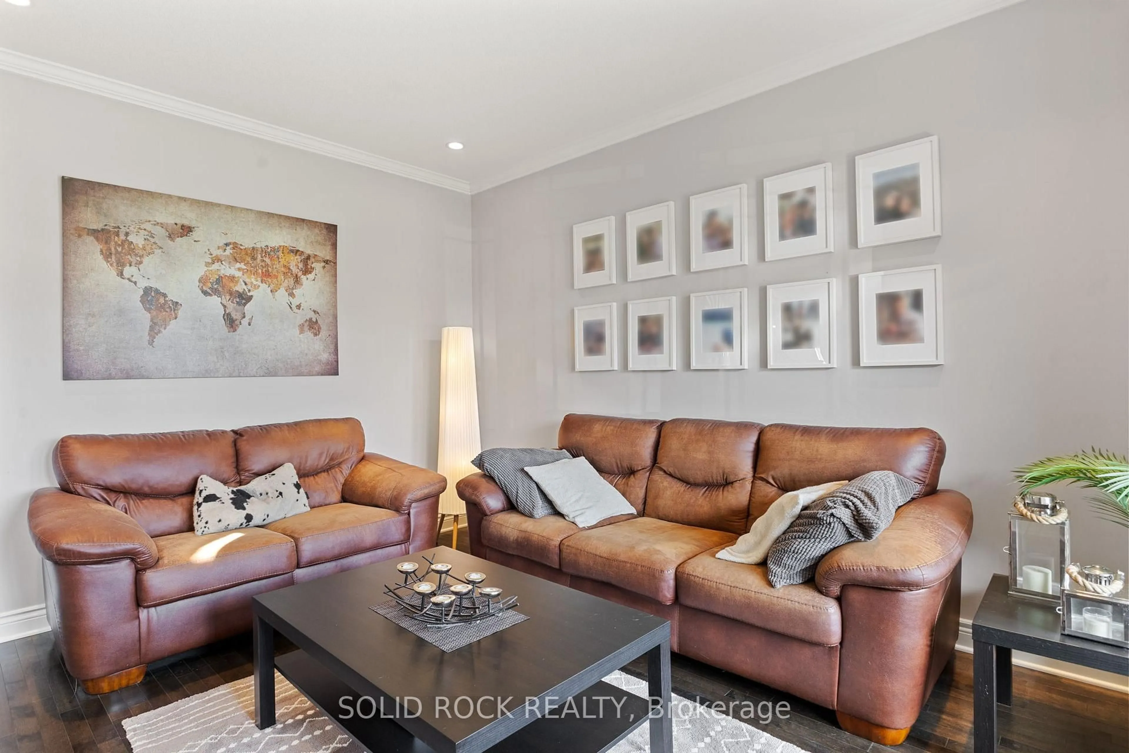 Living room with furniture, unknown for 422 Mercury St, Clarence-Rockland Ontario K4K 0G8