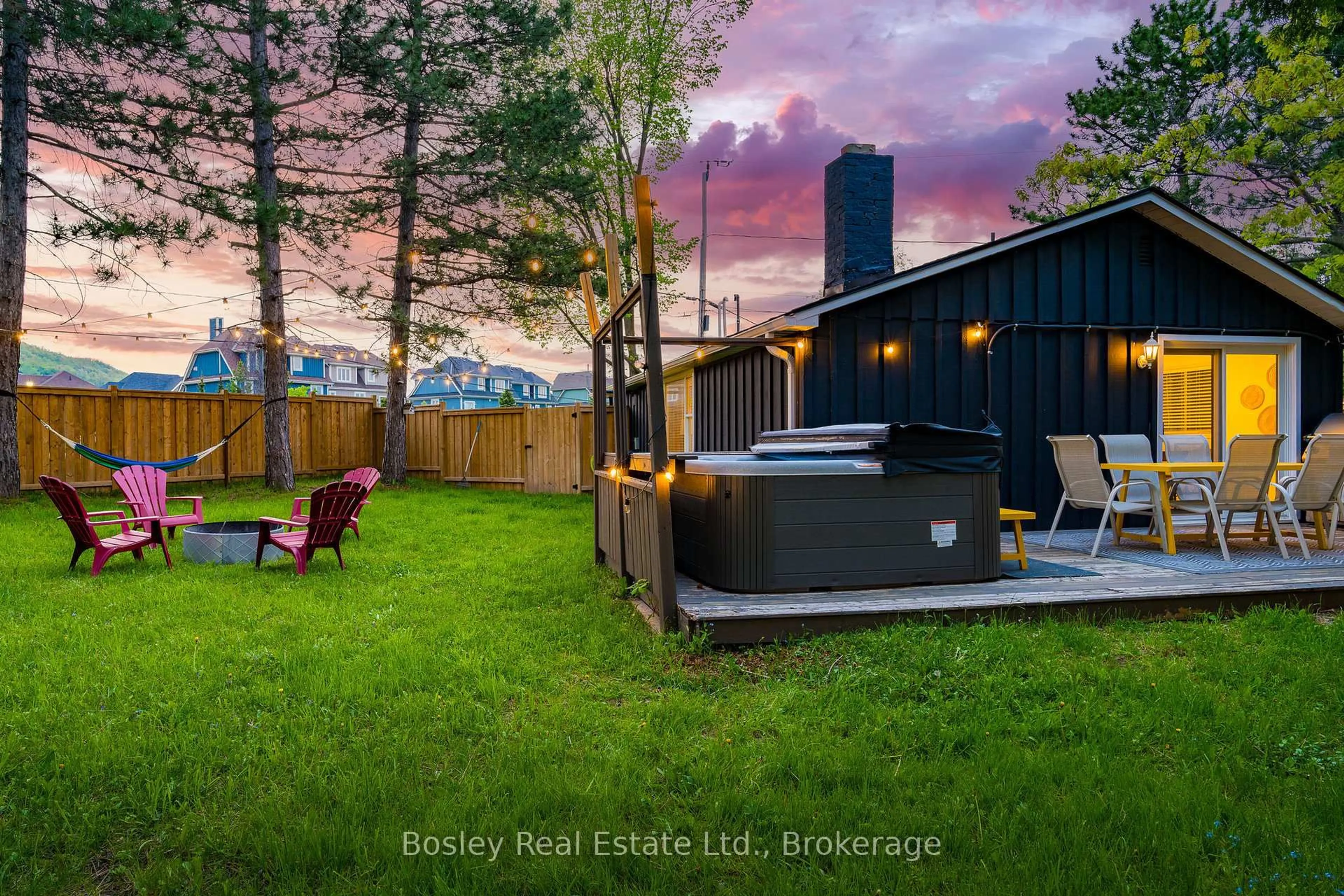 A pic from outside/outdoor area/front of a property/back of a property/a pic from drone, water/lake/river/ocean view for 102 HELEN St, Blue Mountains Ontario L9Y 3Z2