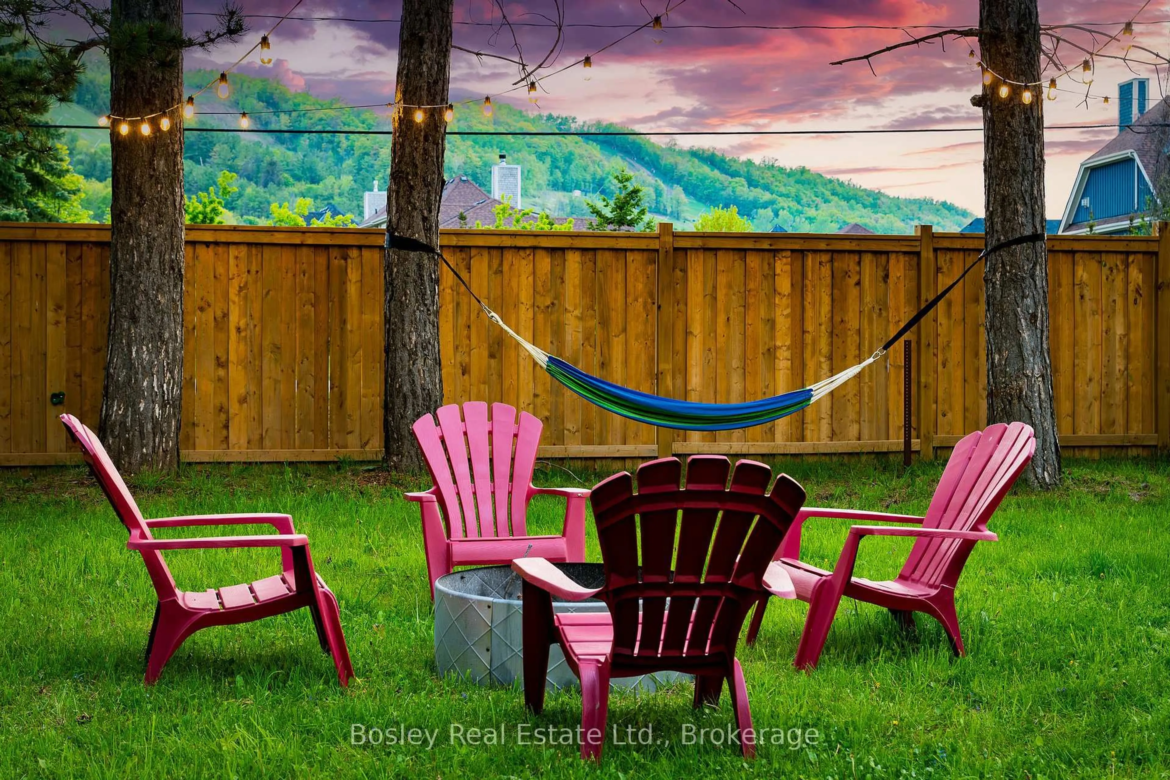 Patio, water/lake/river/ocean view for 102 HELEN St, Blue Mountains Ontario L9Y 3Z2
