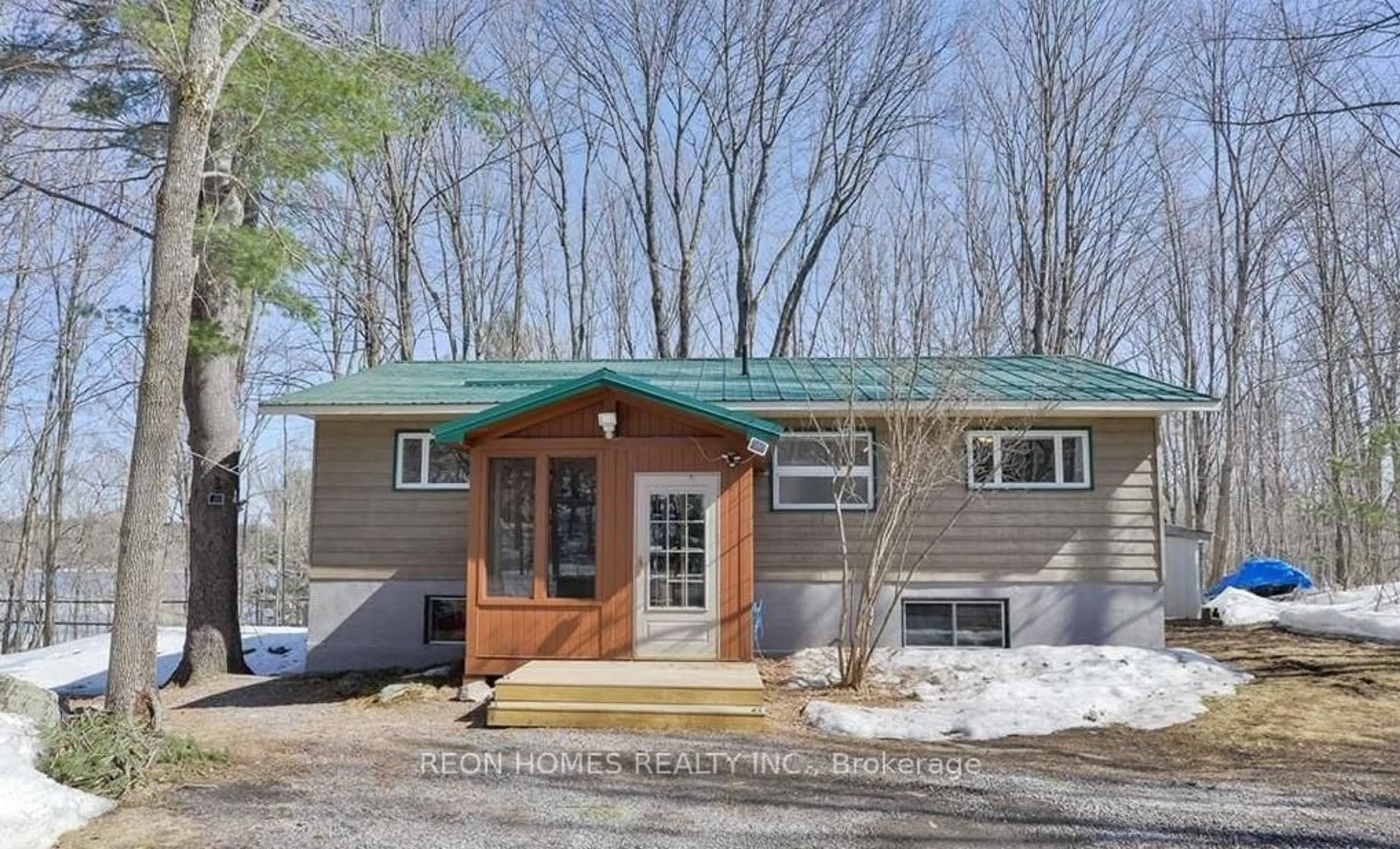 Home with vinyl exterior material, unknown for 1129 FOREMAN Rd, Muskoka Lakes Ontario P0B 1J0