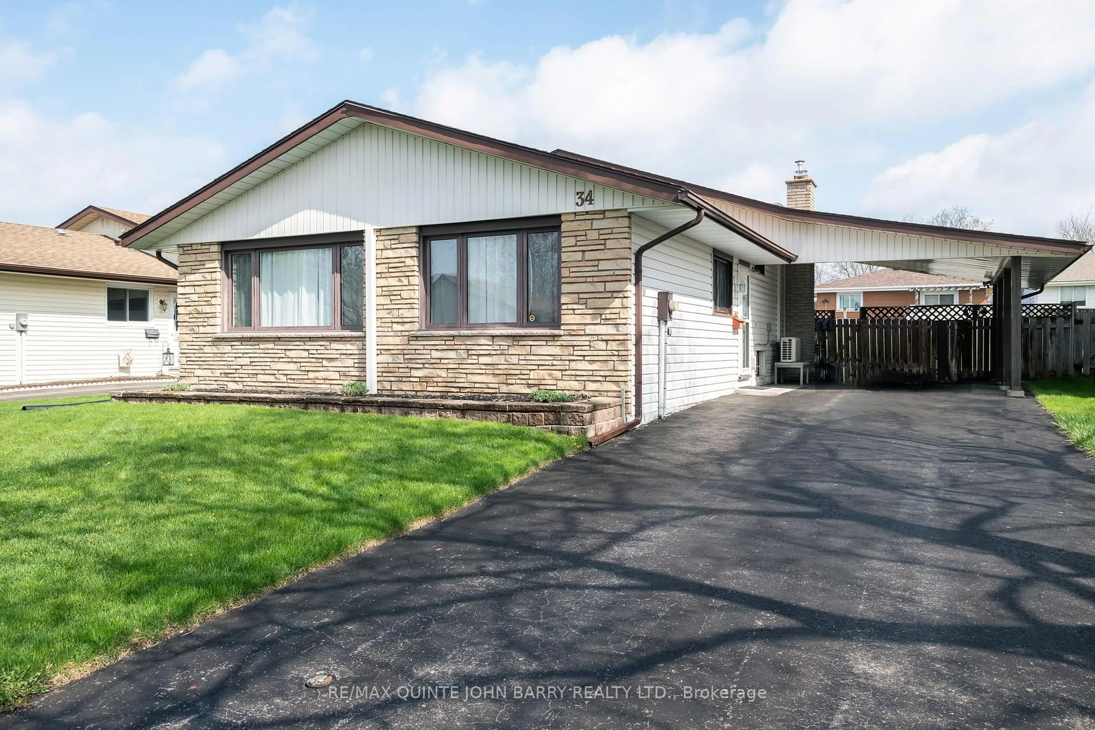 Home with vinyl exterior material, street for 34 Somerset St, Quinte West Ontario K8V 5T6