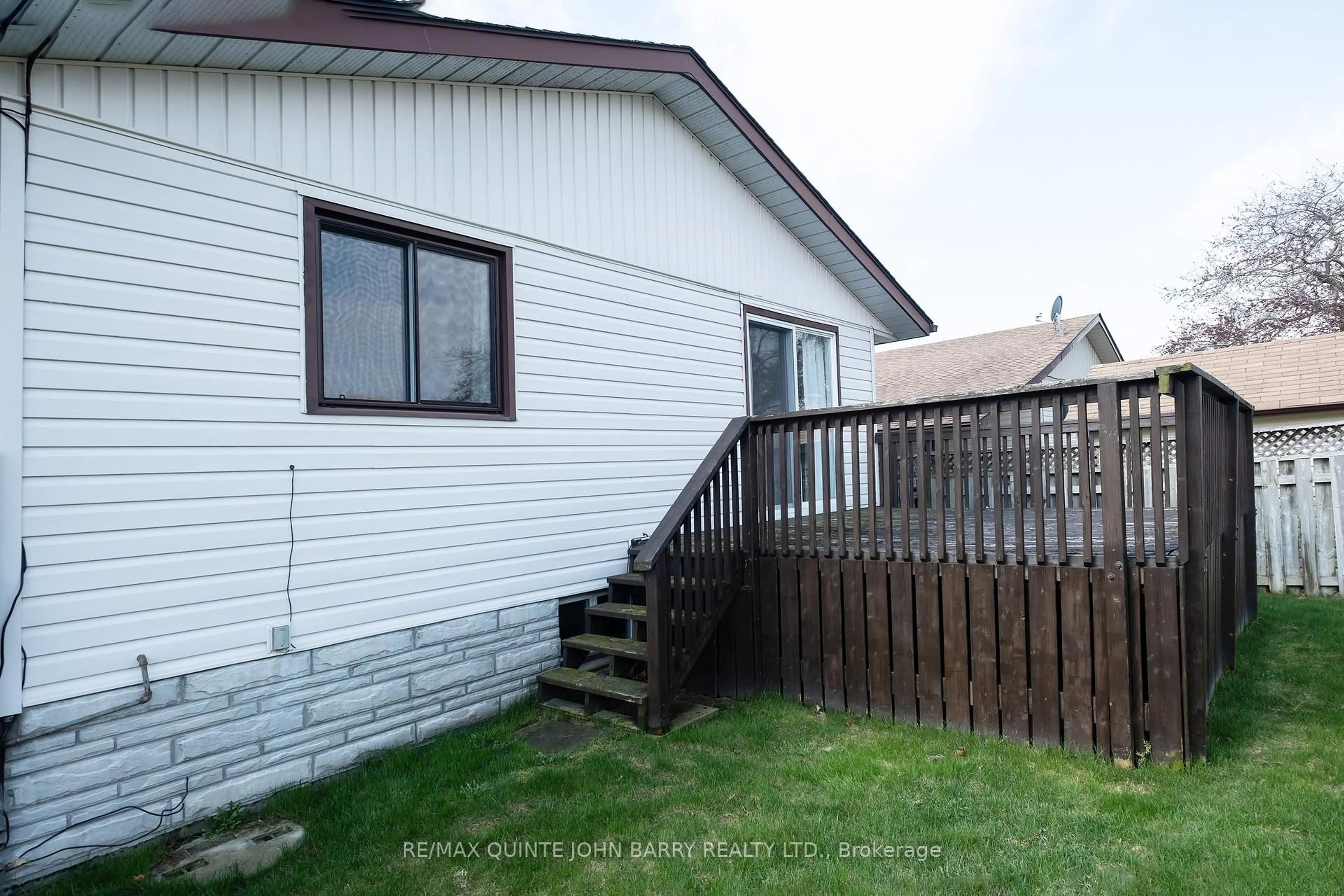 Unknown for 34 Somerset St, Quinte West Ontario K8V 5T6