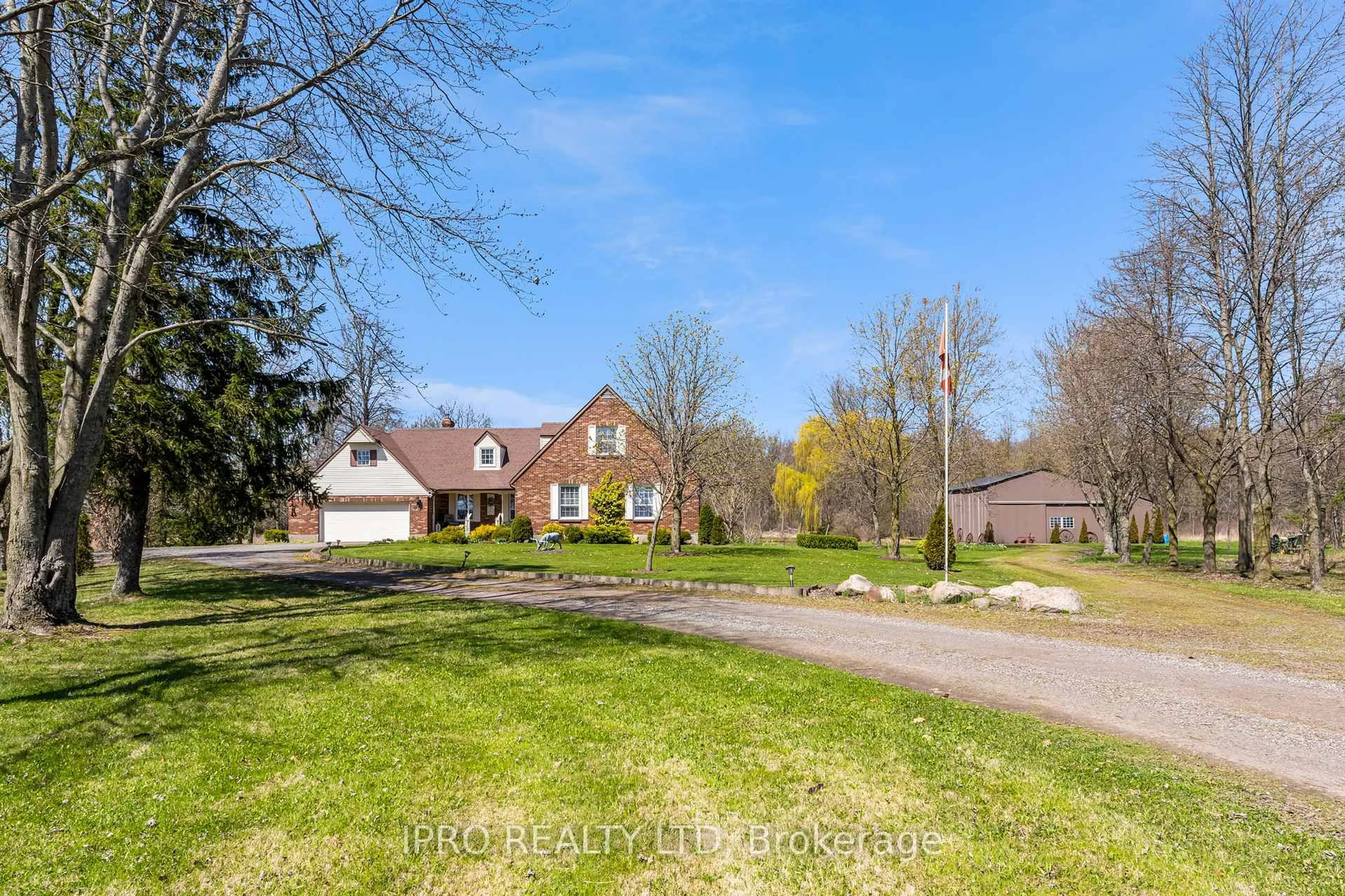 A pic from outside/outdoor area/front of a property/back of a property/a pic from drone, street for 40764 Forks Rd, Wainfleet Ontario L0S 1V0