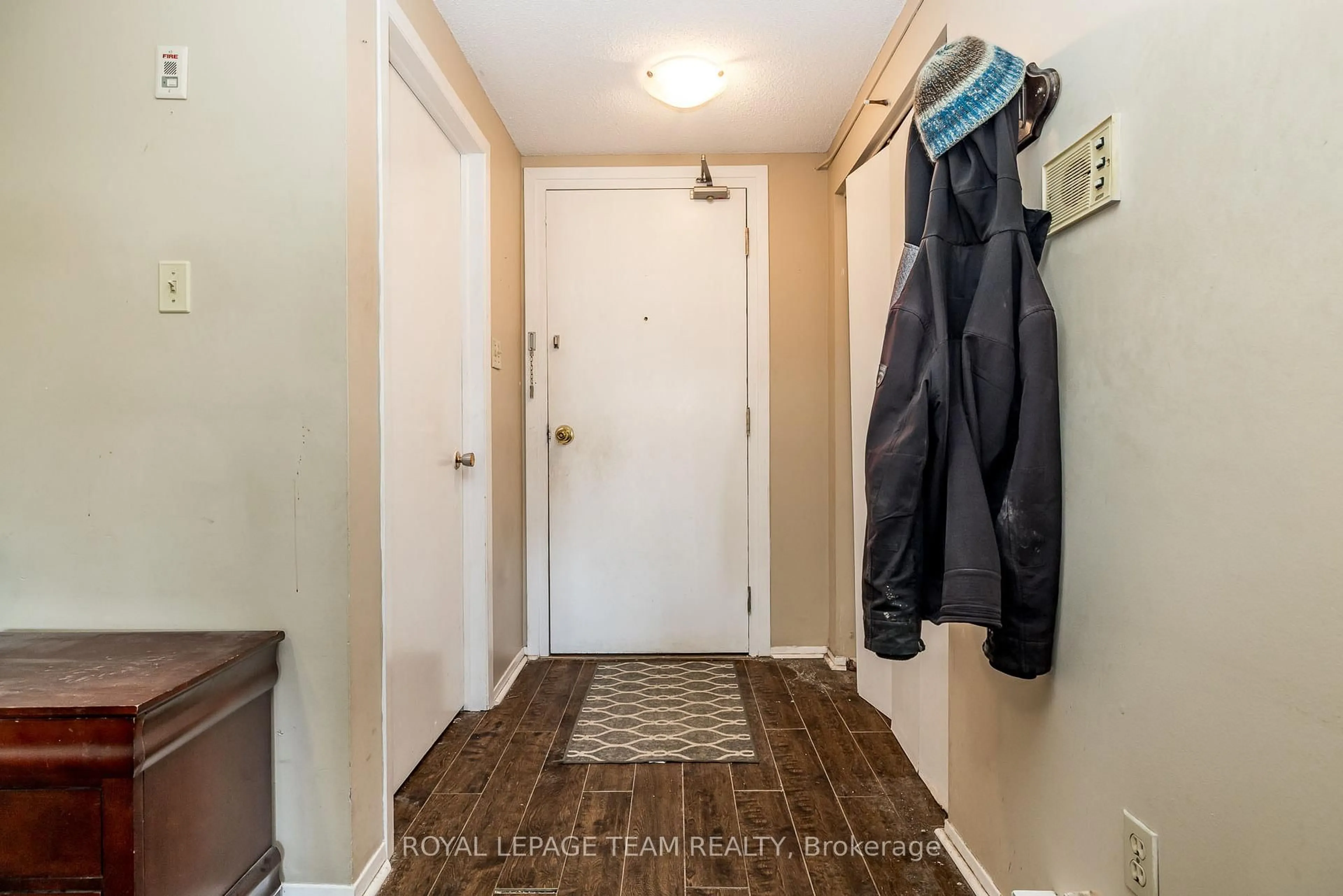 Indoor entryway for 105 Asa St #202, North Grenville Ontario K0G 1J0