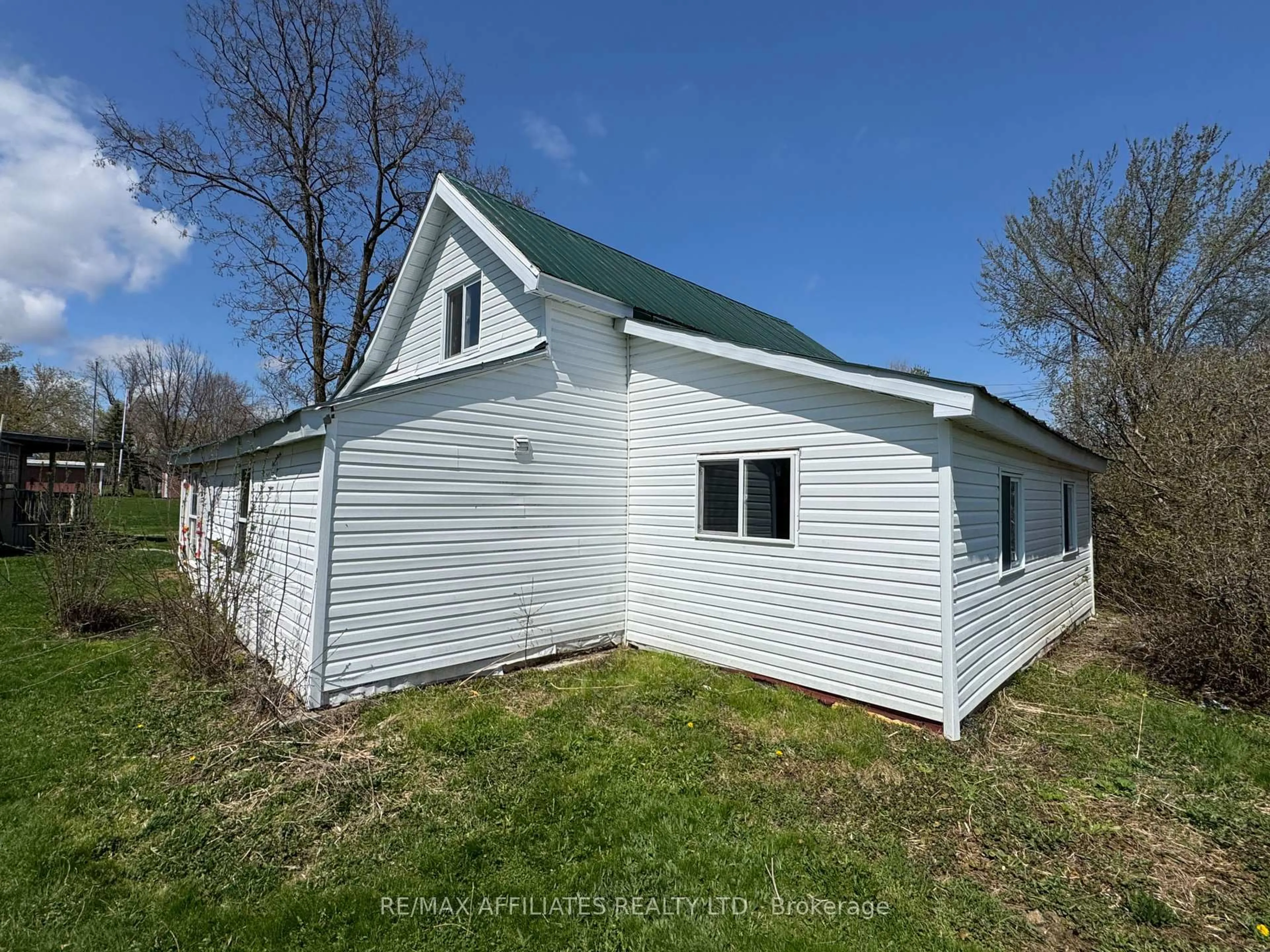 Unknown for 10 Charlotte St, Montague Ontario K7A 2X7