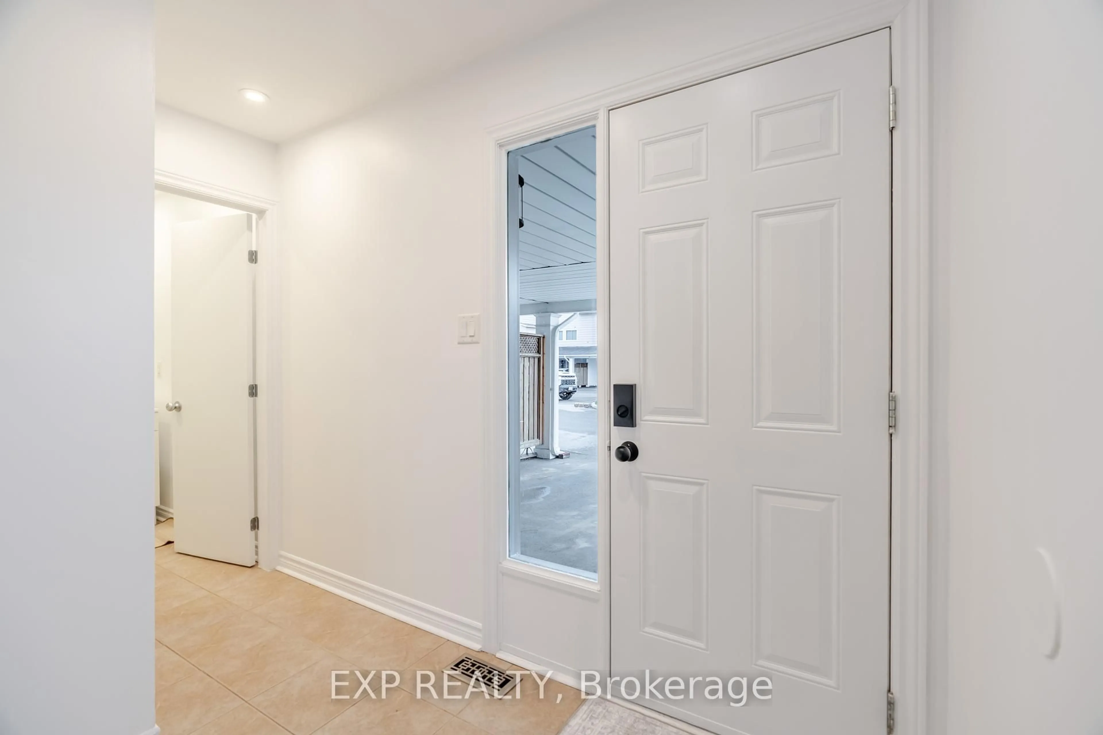 Indoor entryway for 60 Alison Korn Private, Ottawa Ontario K2H 8M6