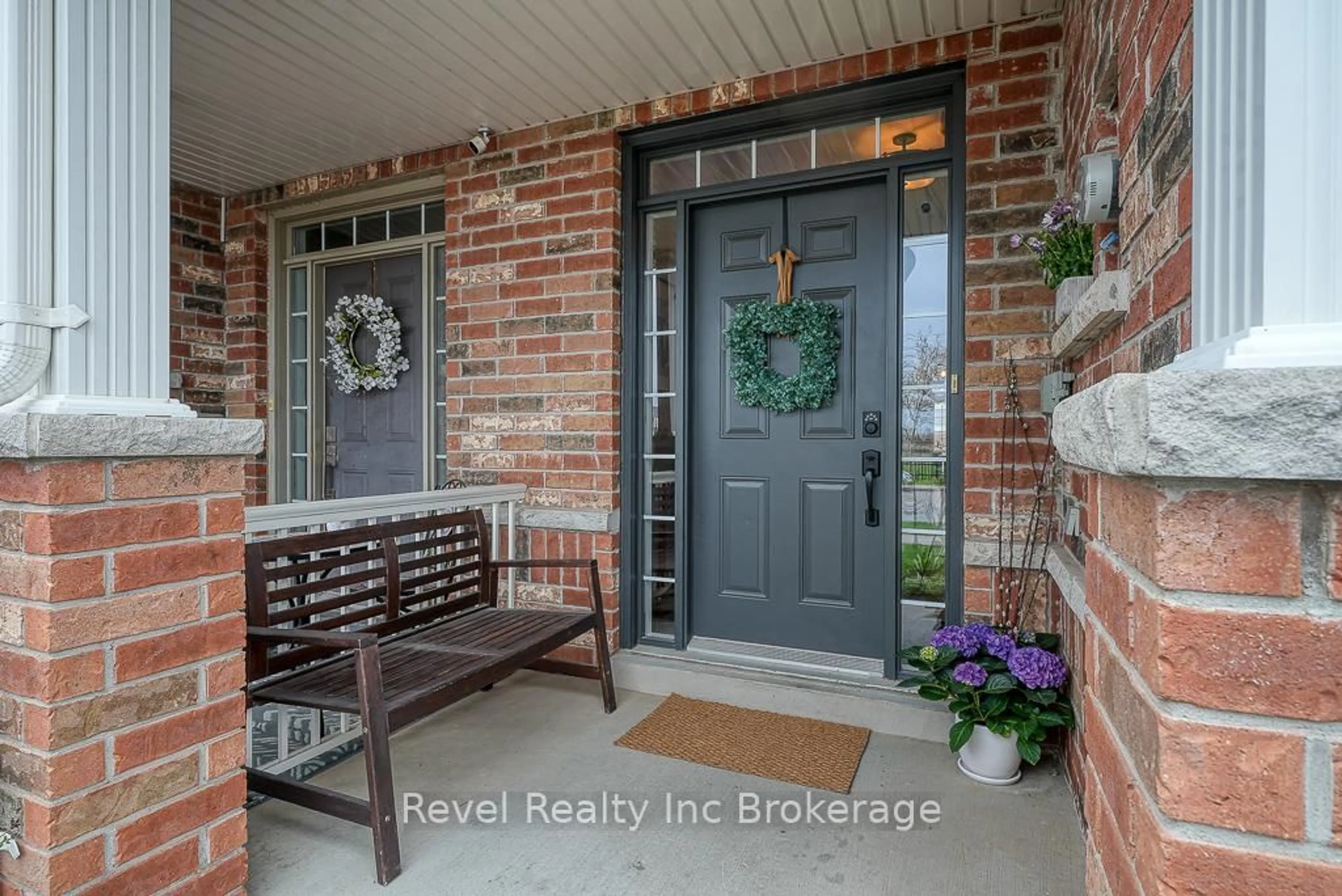 Indoor entryway for 93 Nisbet Blvd, Hamilton Ontario L0R 2H9