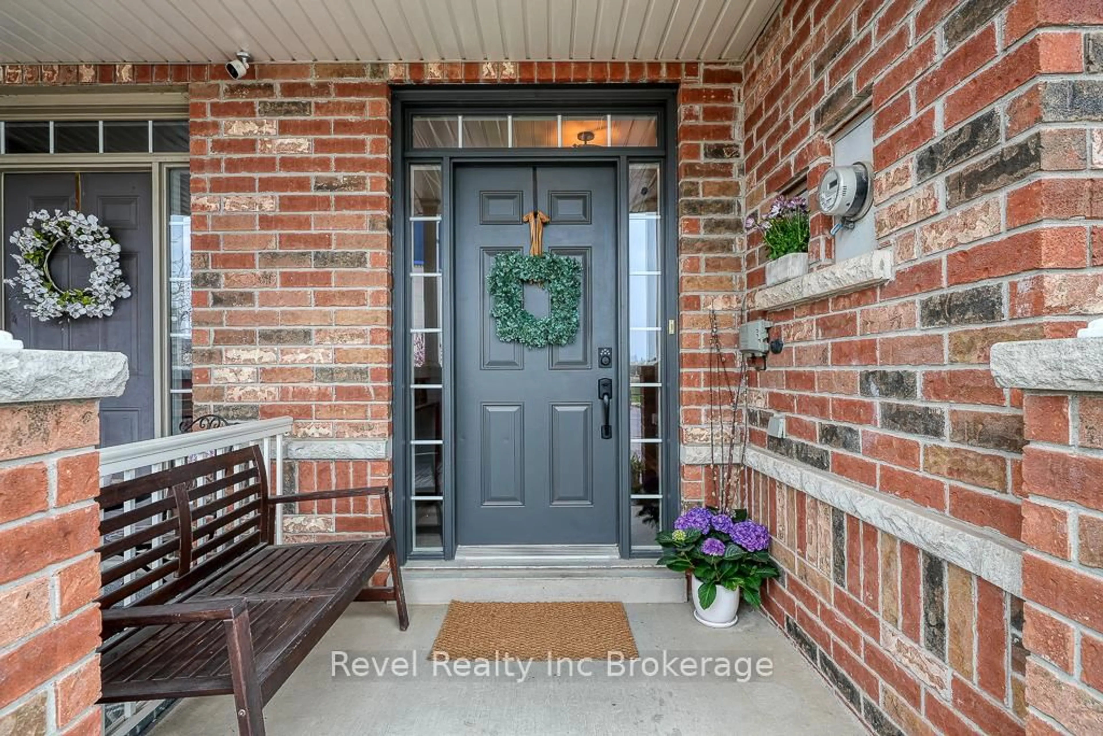 Indoor entryway for 93 Nisbet Blvd, Hamilton Ontario L0R 2H9