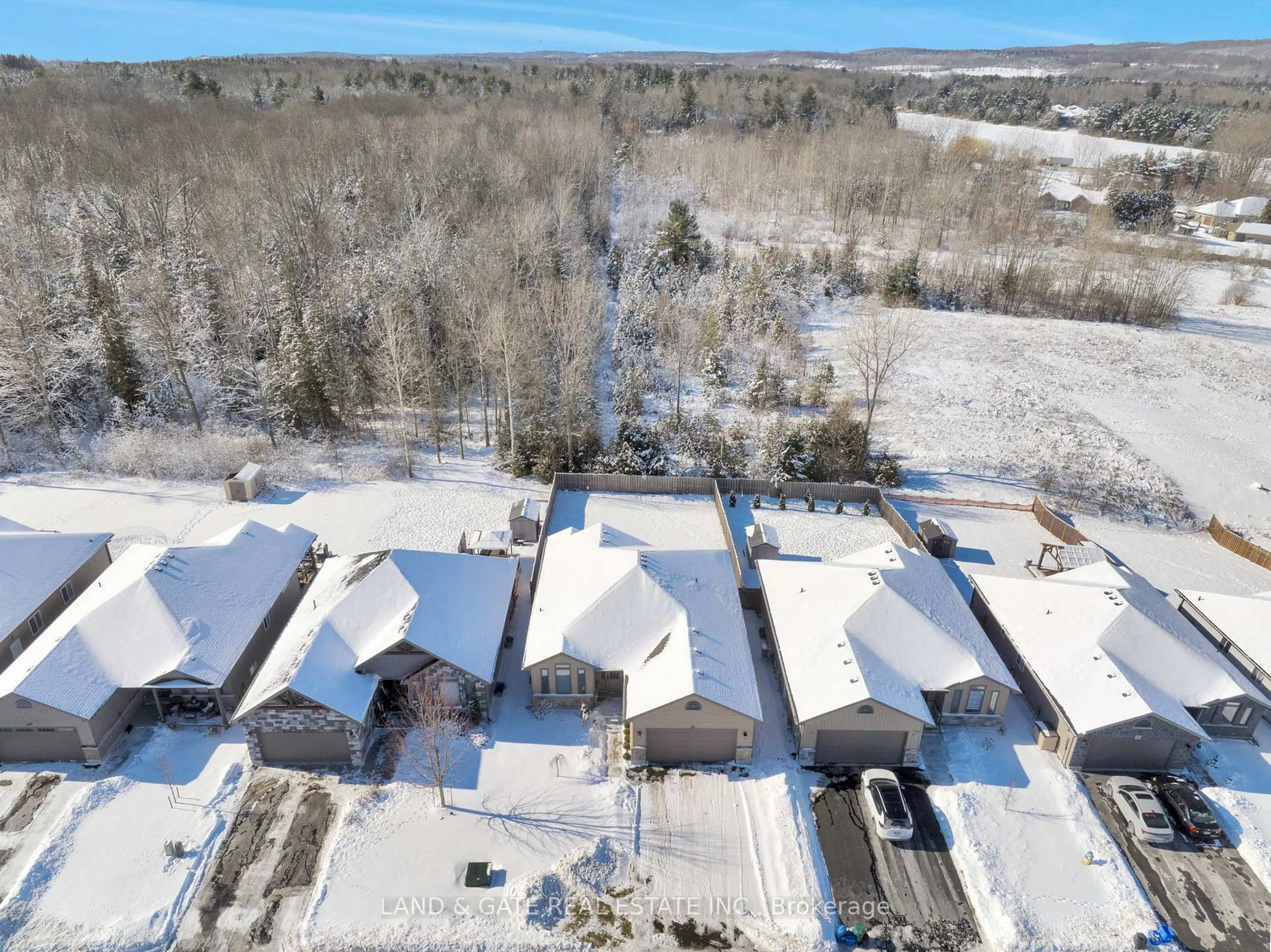 A pic from outside/outdoor area/front of a property/back of a property/a pic from drone, unknown for 26 Rowan Pl, Quinte West Ontario K8V 0E1