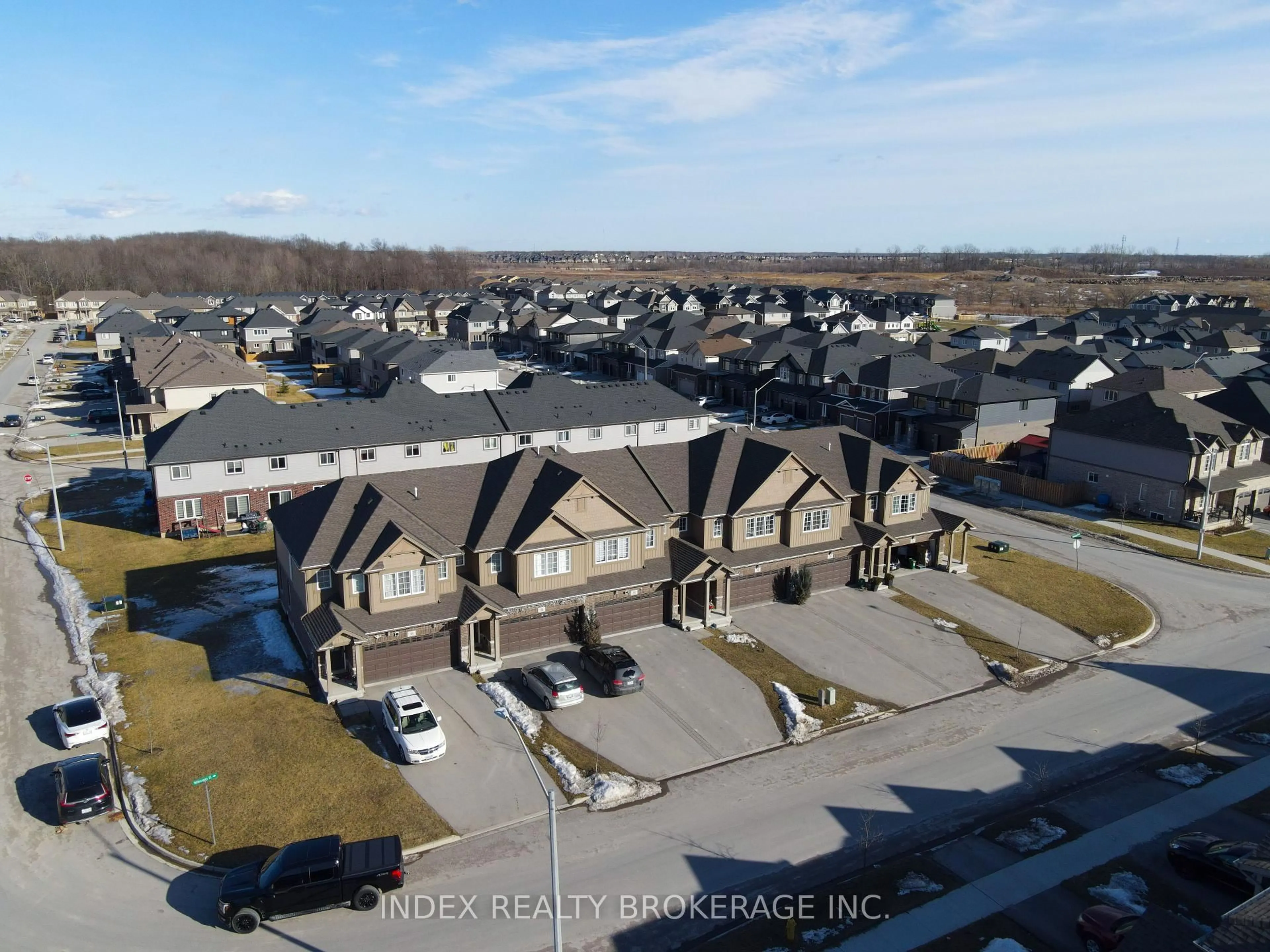 A pic from outside/outdoor area/front of a property/back of a property/a pic from drone, unknown for 34 Wilkerson St, Thorold Ontario L2V 0G4