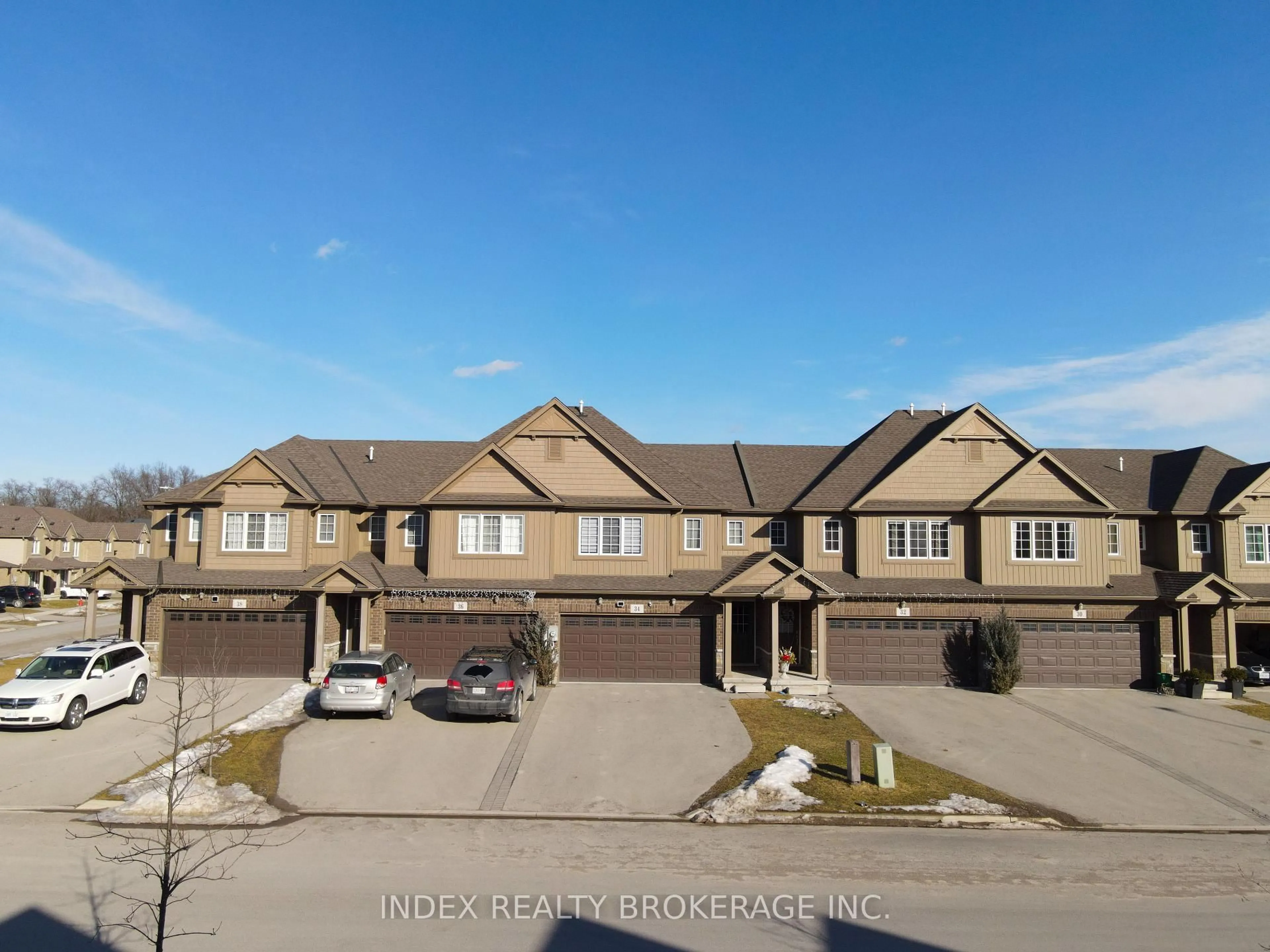A pic from outside/outdoor area/front of a property/back of a property/a pic from drone, street for 34 Wilkerson St, Thorold Ontario L2V 0G4