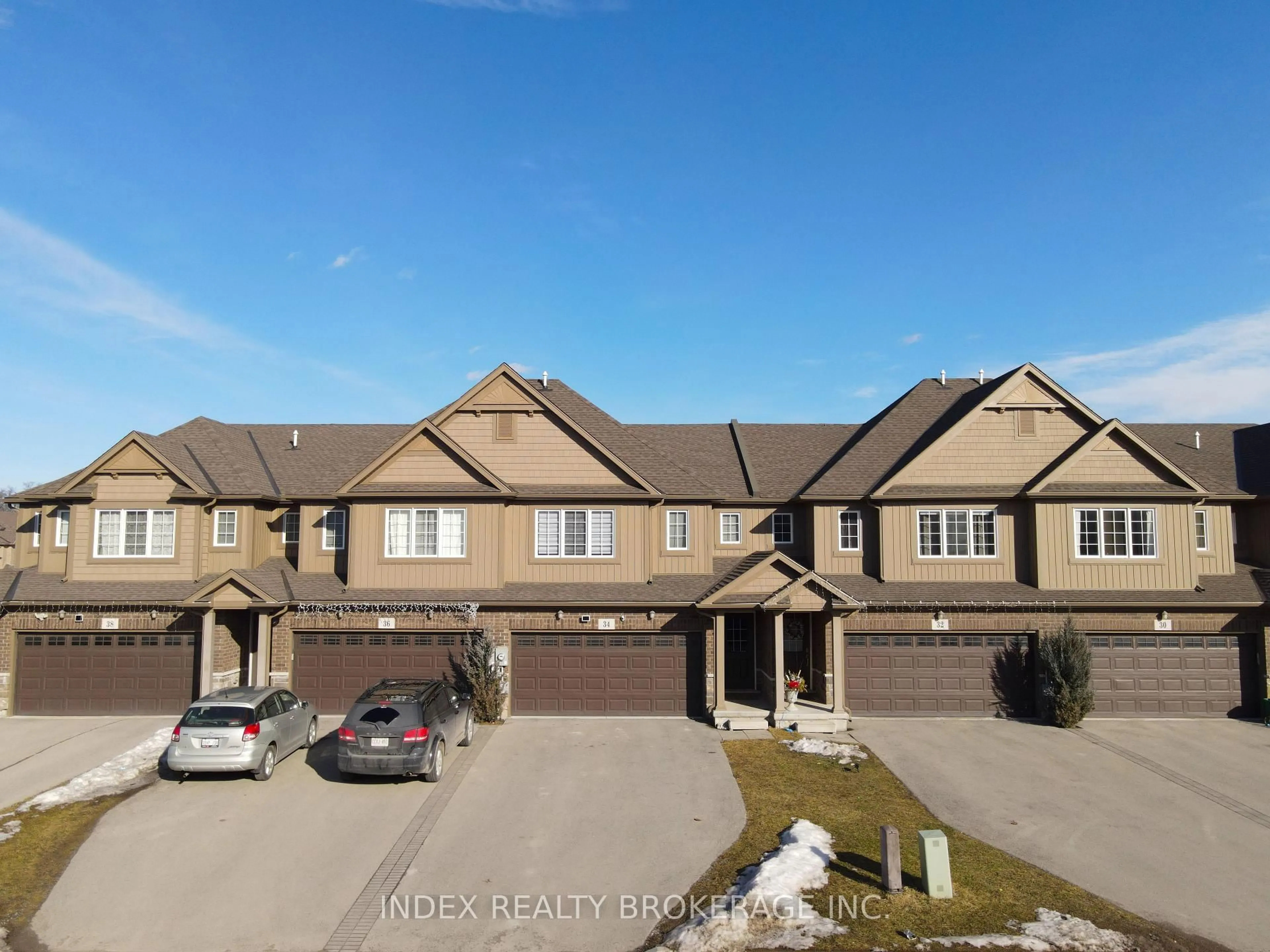 A pic from outside/outdoor area/front of a property/back of a property/a pic from drone, unknown for 34 Wilkerson St, Thorold Ontario L2V 0G4