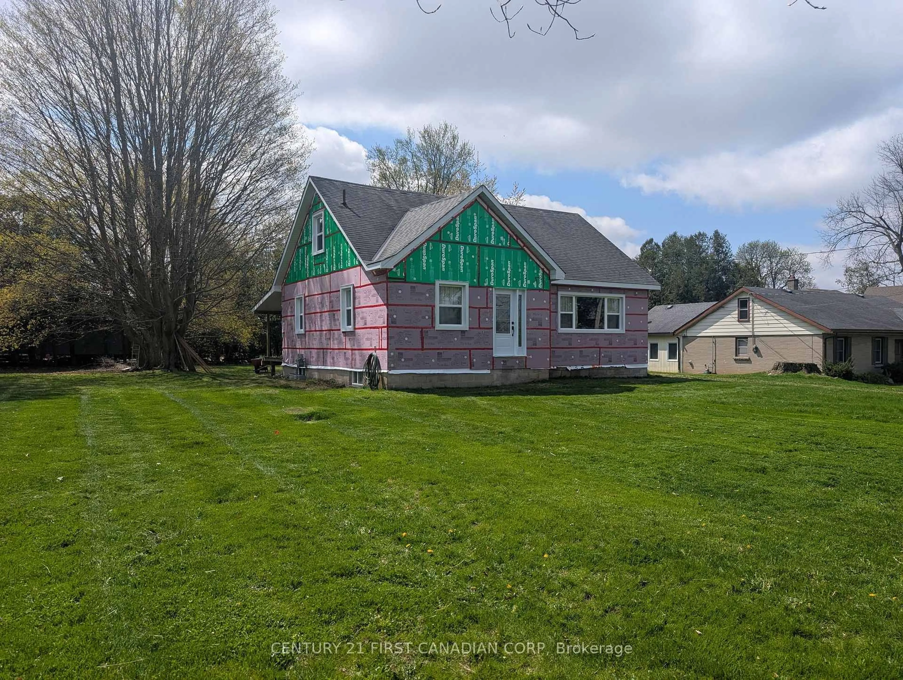 Unknown for 211 King Edward St, Brant Ontario N3L 3E3