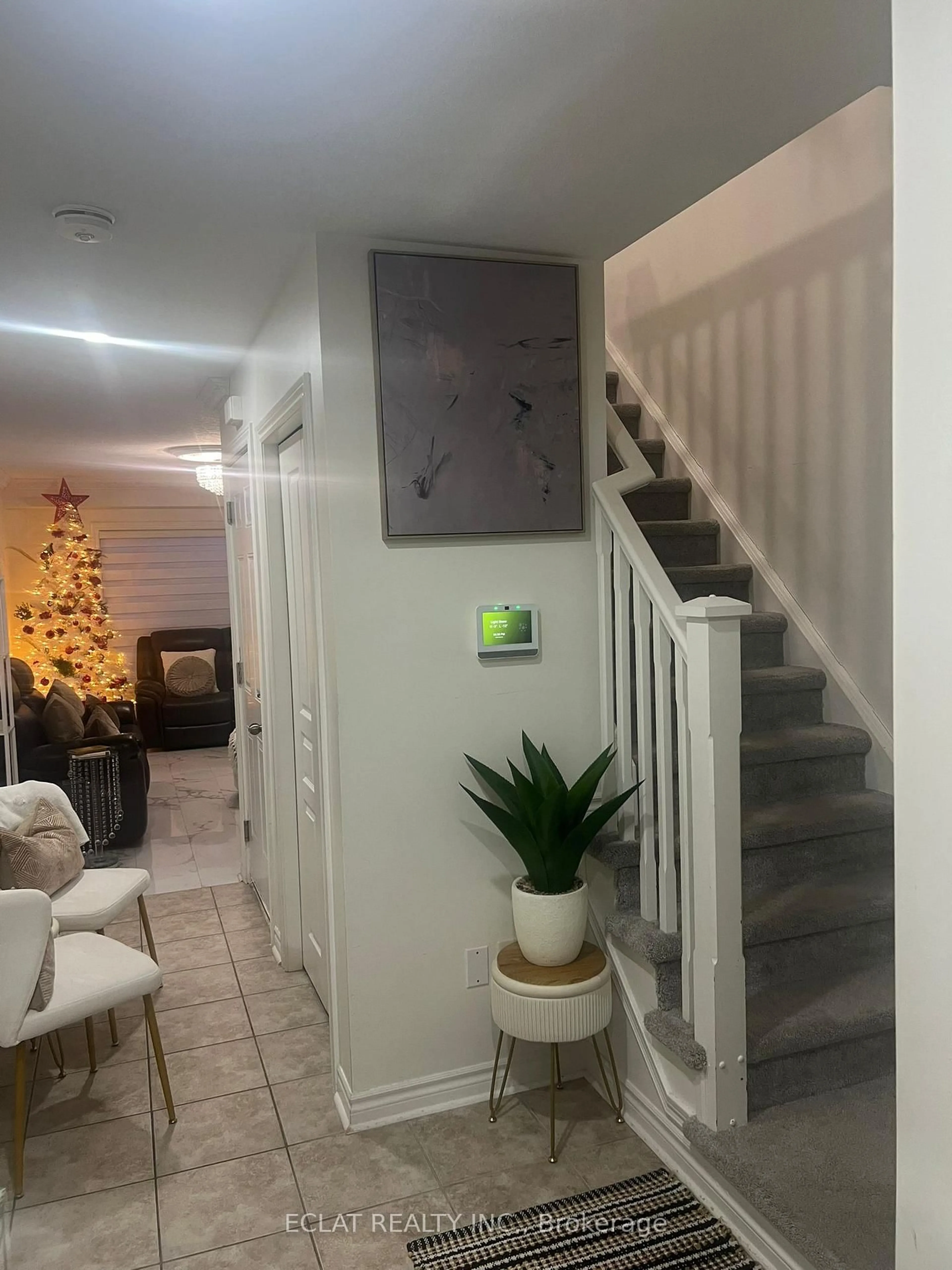 Indoor foyer for 23 Riehm St, Kitchener Ontario N2E 4L1