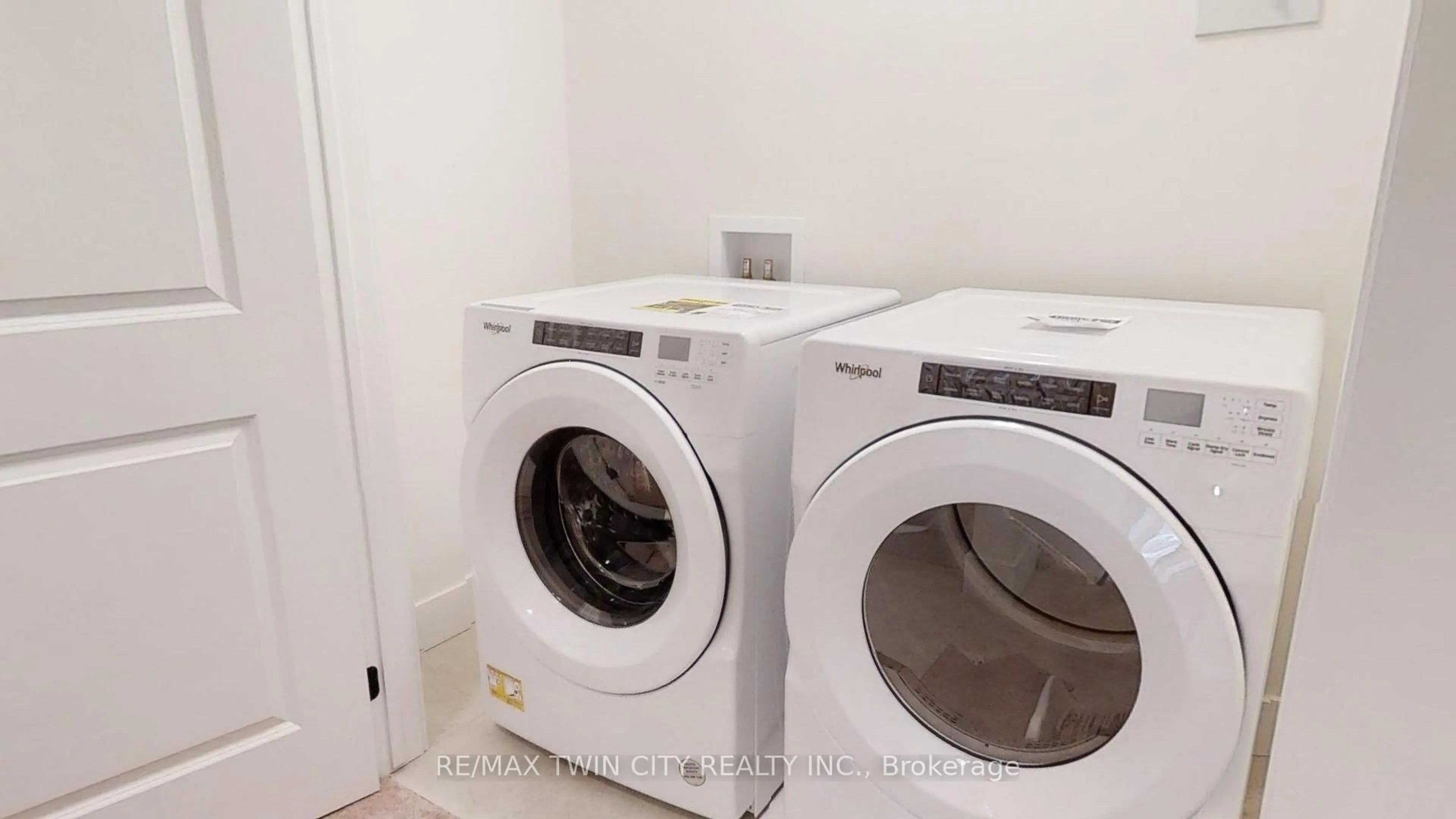 Laundry room for 62 JULIE Cres, London South Ontario N5X 3X4
