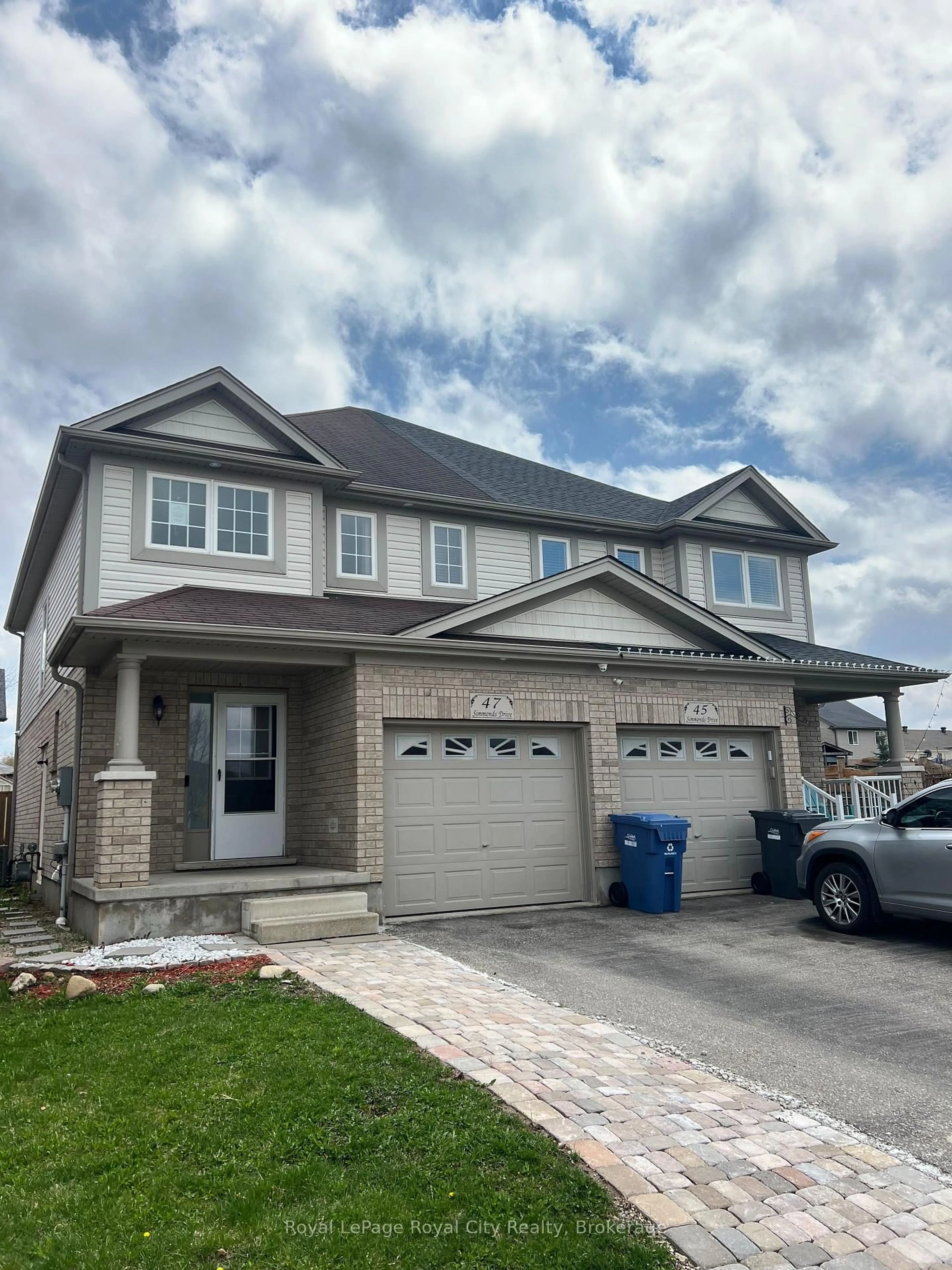 Home with vinyl exterior material, unknown for 47 Simmonds Dr, Guelph Ontario N1E 0A9