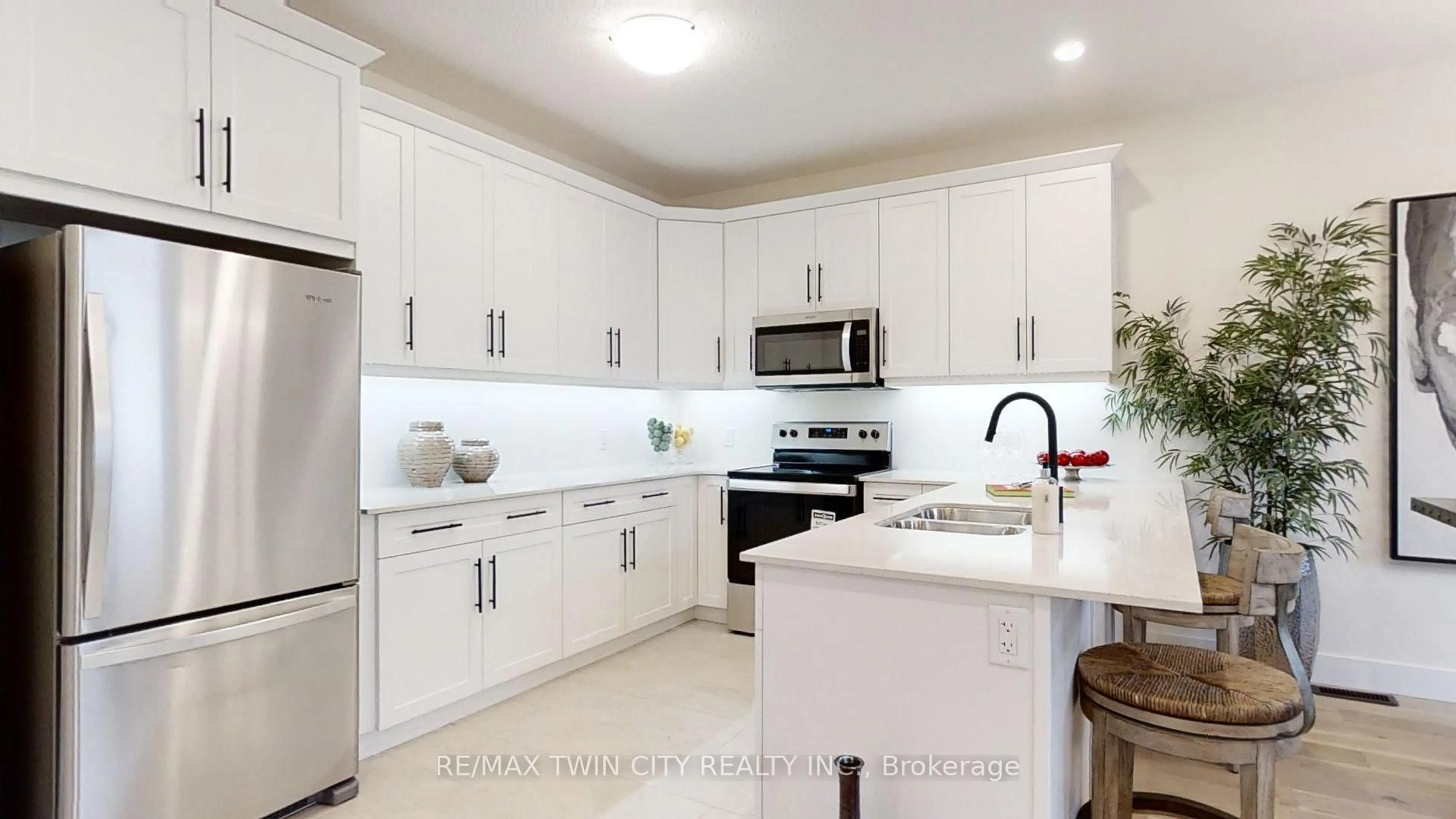 Open concept kitchen, ceramic/tile floor for 947 DEVERON Cres, London South Ontario N5X 3X4