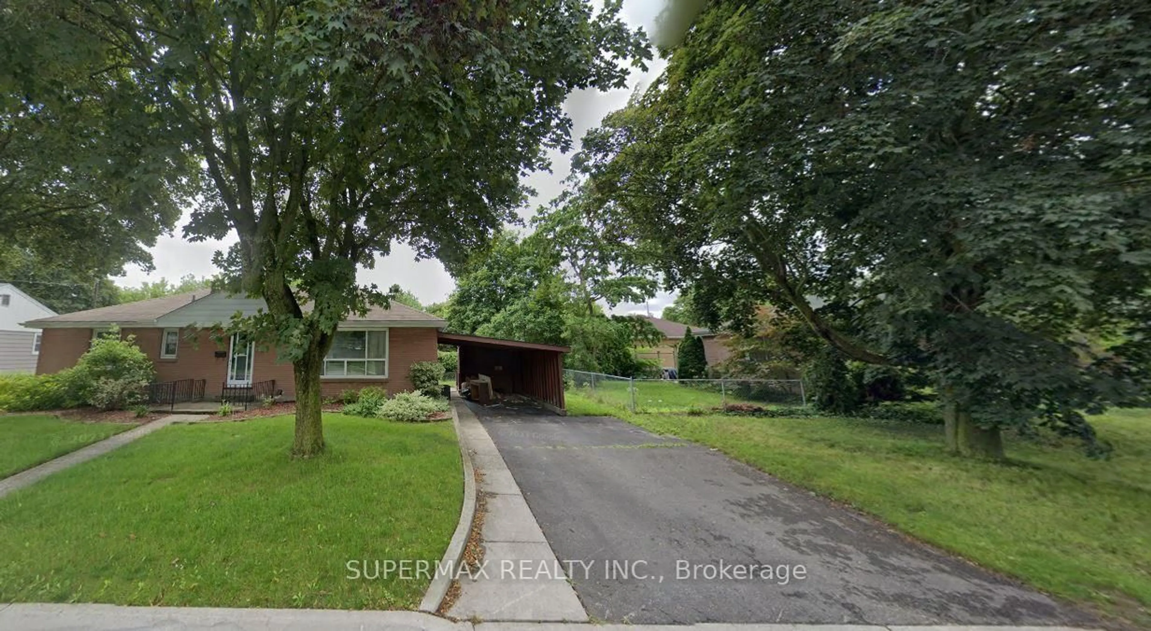 Blurry image for 711 VICTORIA St, London East Ontario N5Y 4C5