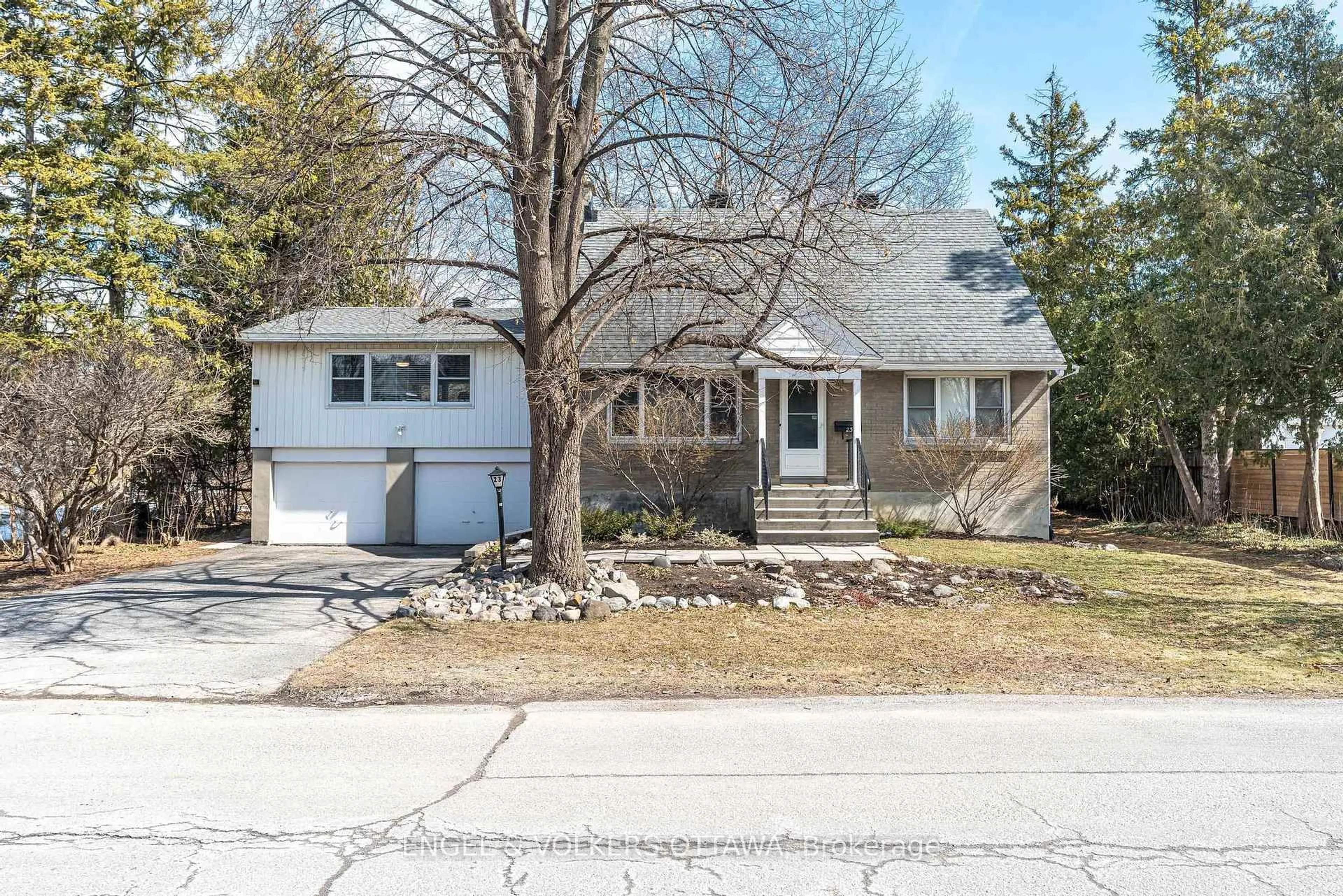 Unknown for 23 Trillium Ave, Ottawa Ontario K2E 5M8