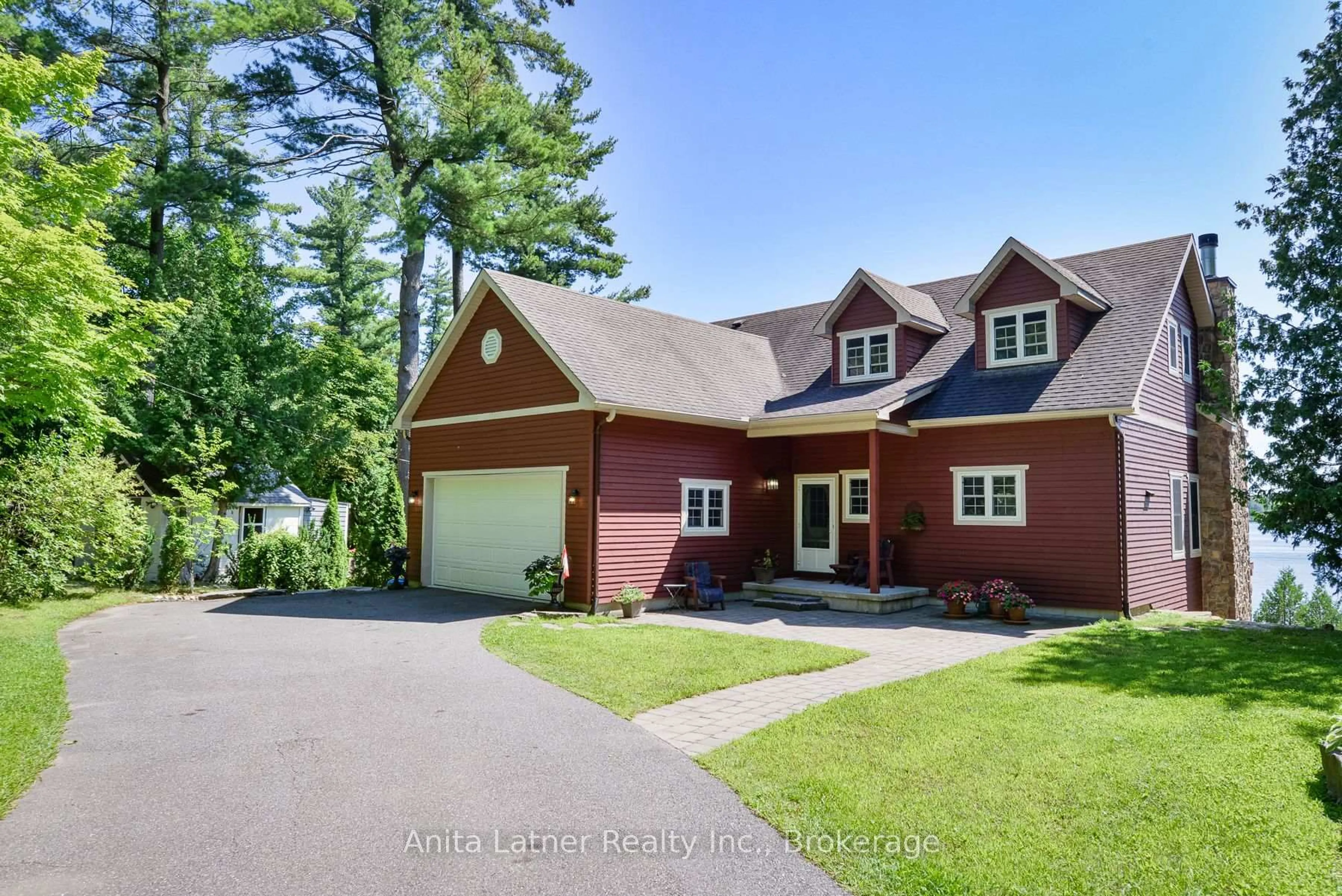 A pic from outside/outdoor area/front of a property/back of a property/a pic from drone, unknown for 1180 PARKERS POINT Rd, Gravenhurst Ontario P1P 1R2