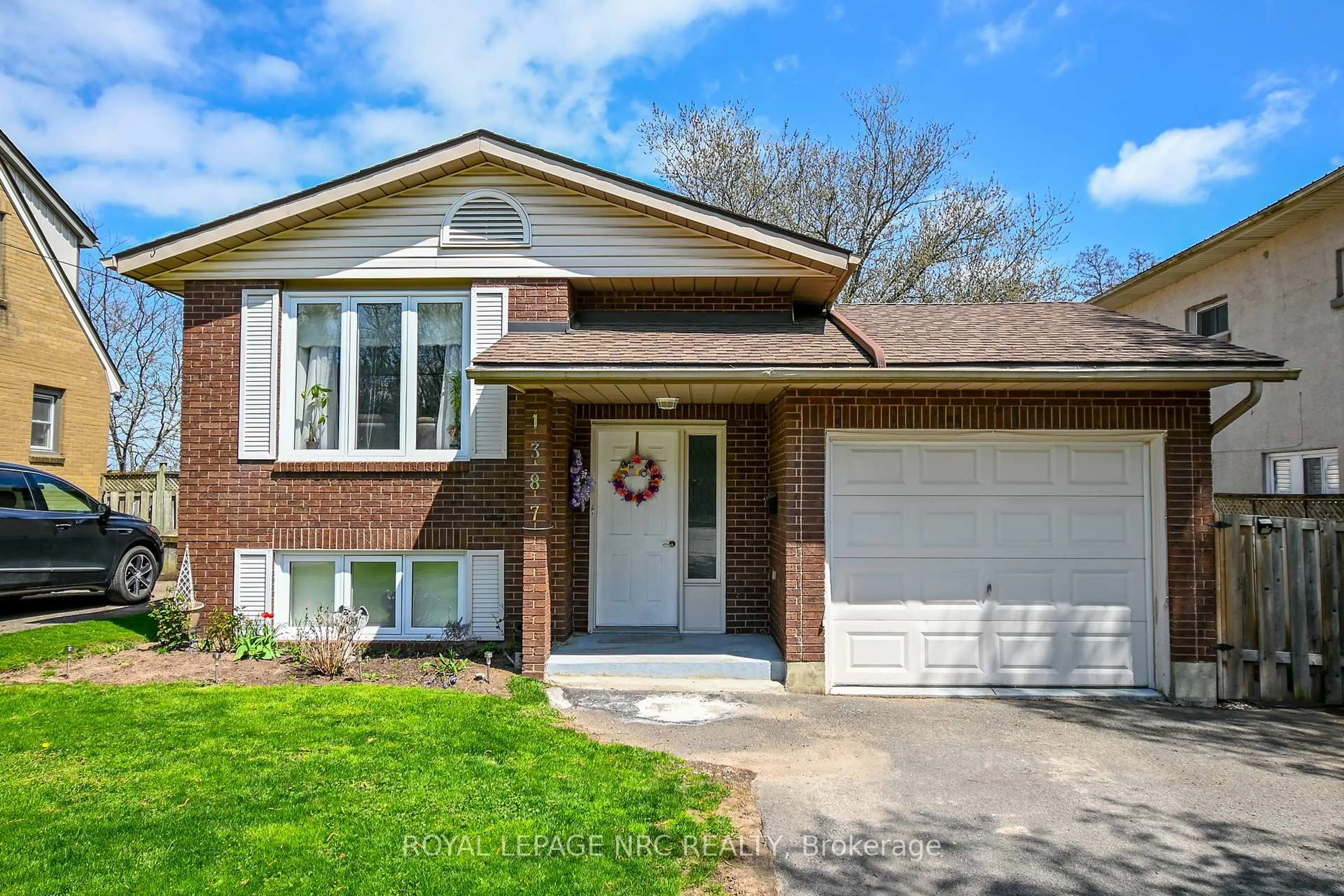 Home with brick exterior material, street for 1387 Station St, Pelham Ontario L3B 5N5