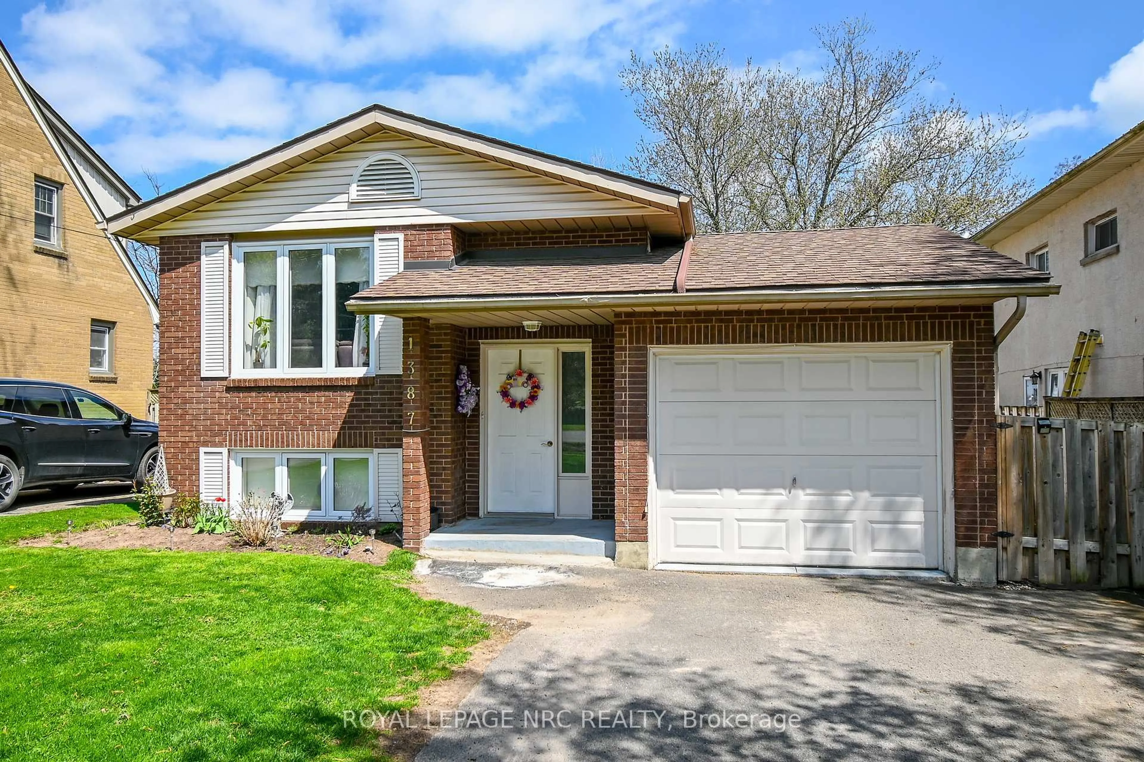 Home with brick exterior material, street for 1387 Station St, Pelham Ontario L3B 5N5