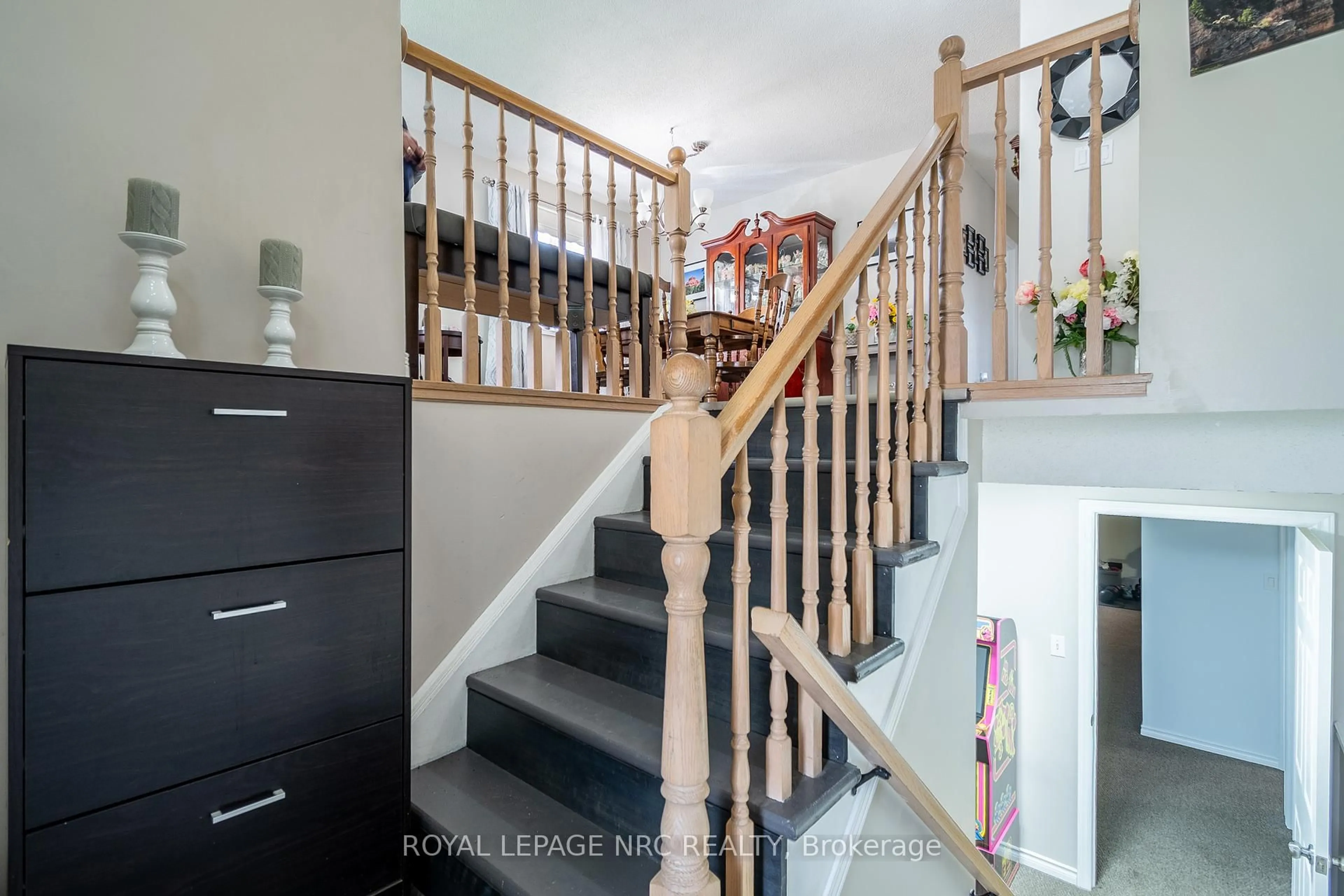 Stairs for 1387 Station St, Pelham Ontario L3B 5N5