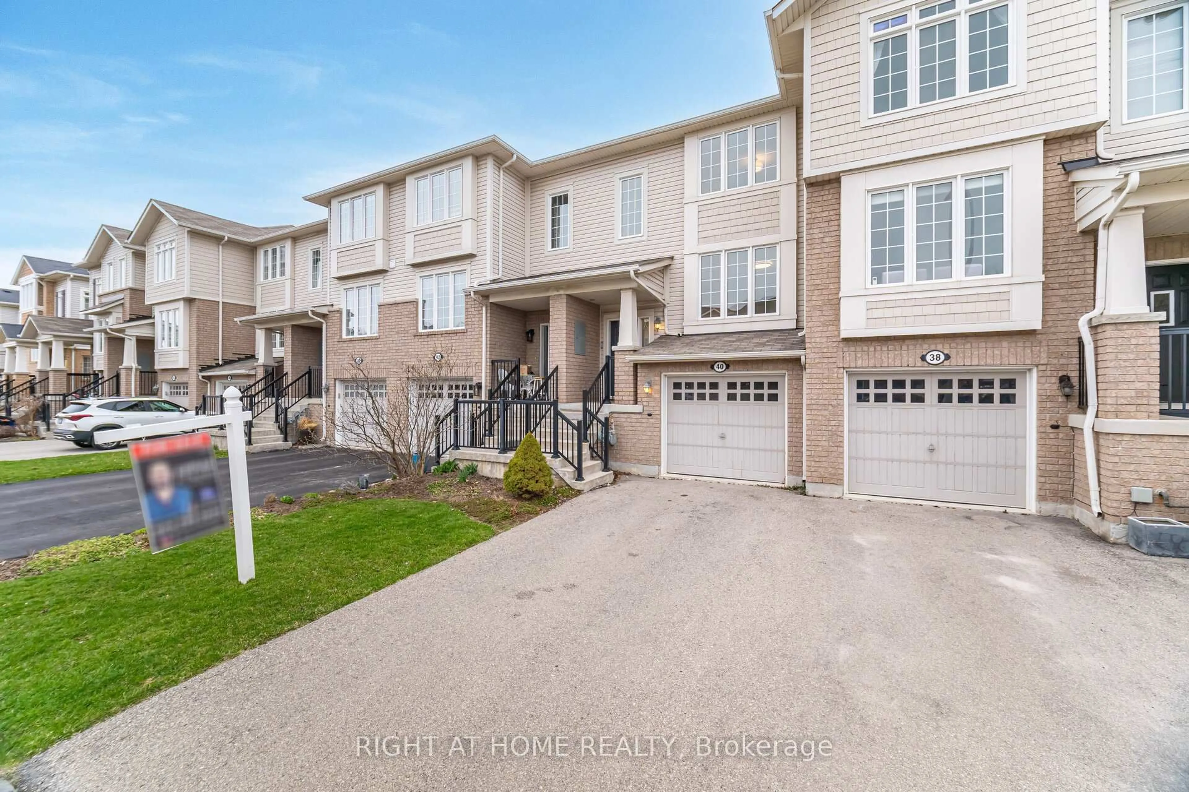 A pic from outside/outdoor area/front of a property/back of a property/a pic from drone, street for 40 Ohara Lane, Hamilton Ontario L9K 0C7