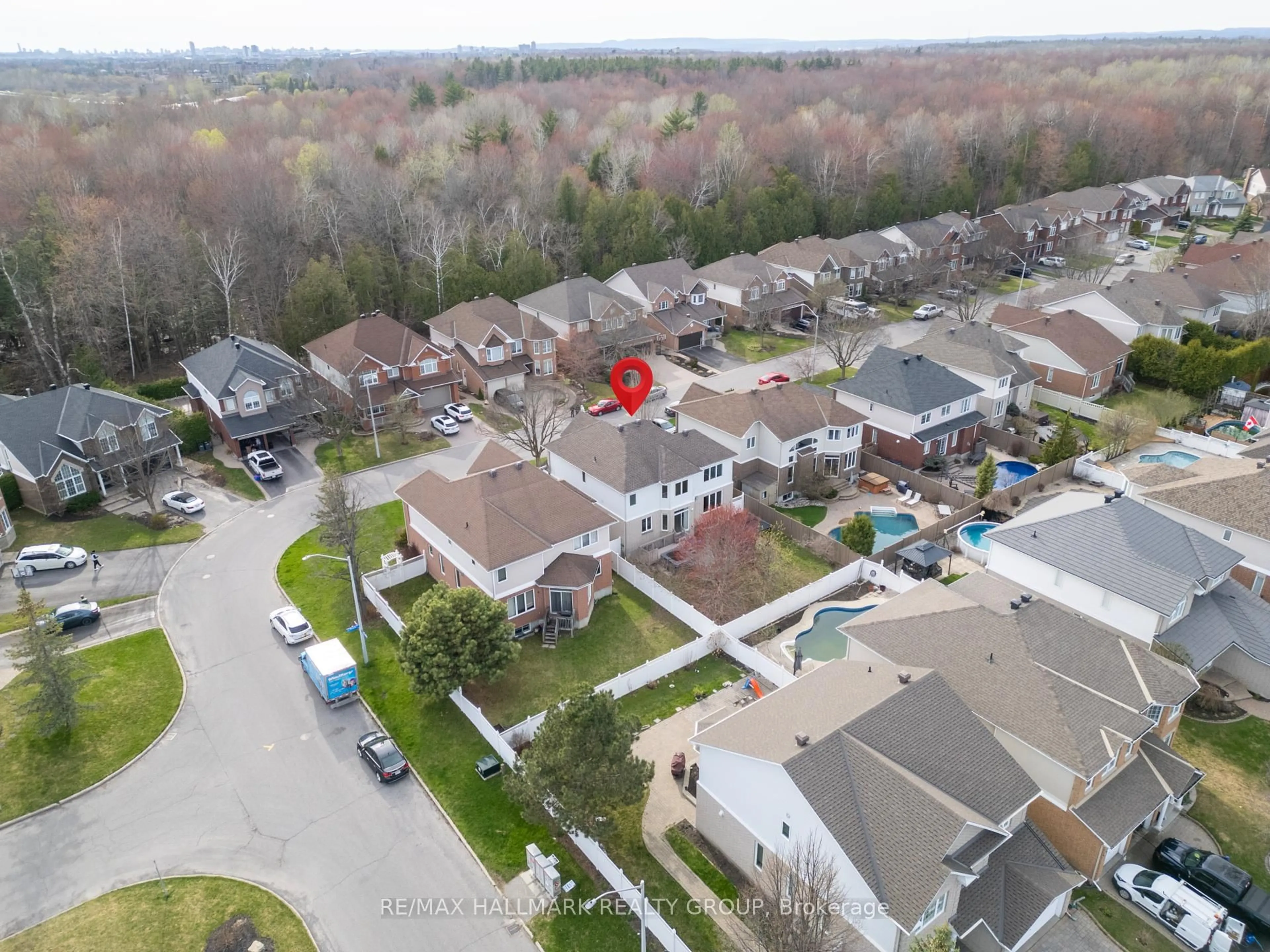 A pic from outside/outdoor area/front of a property/back of a property/a pic from drone, street for 2031 Silver Pines Cres, Ottawa Ontario K1W 1J9