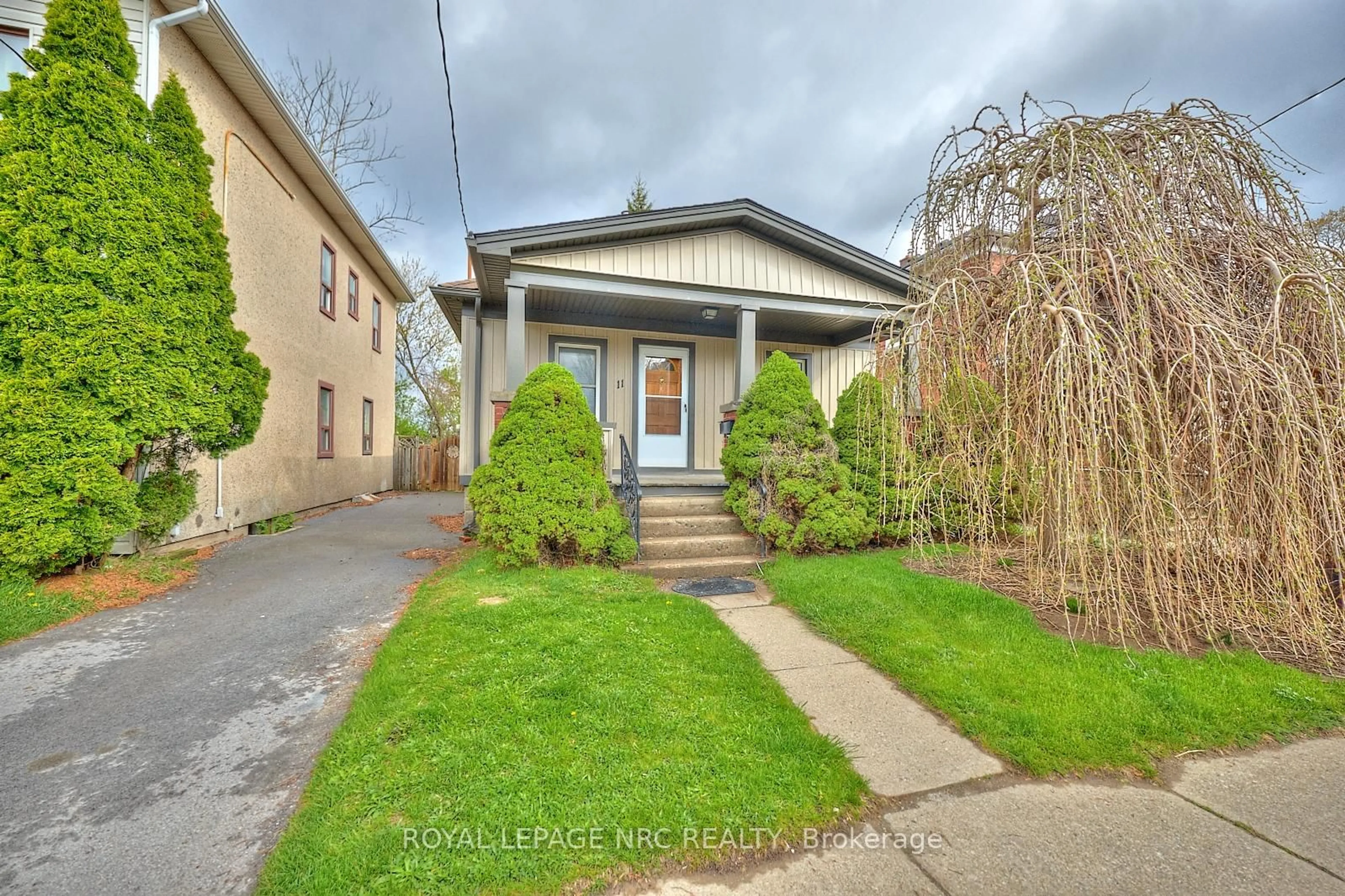 Unknown for 11 Beech St, St. Catharines Ontario L2R 2B6