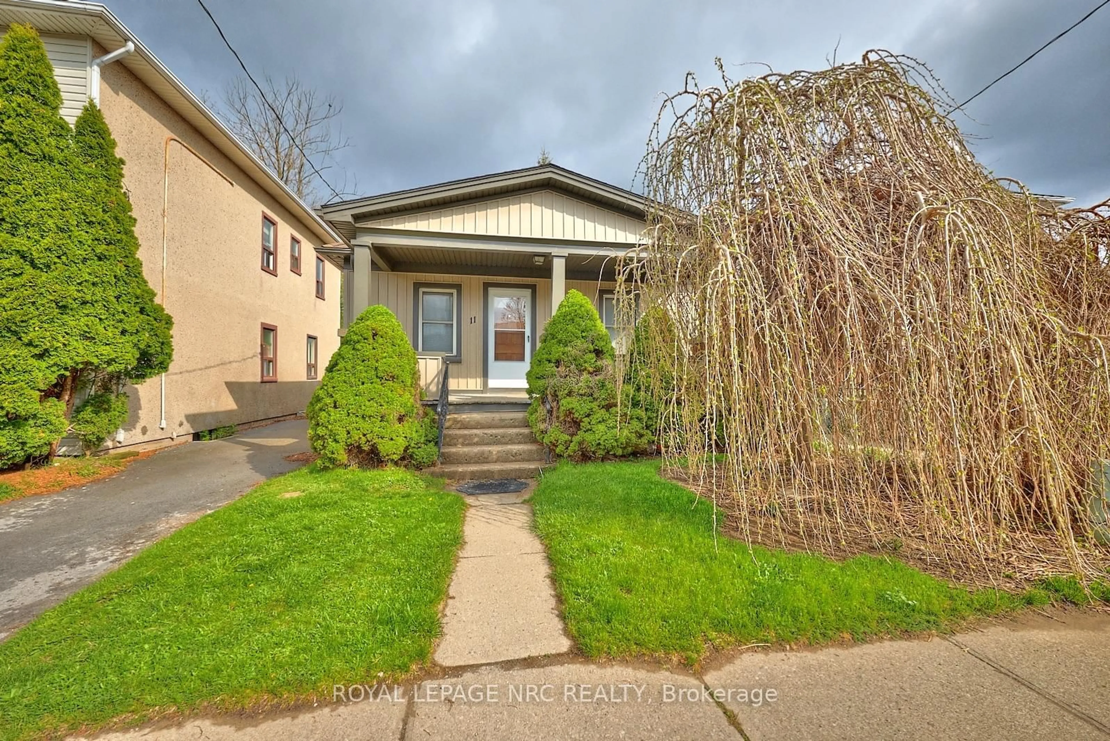 Unknown for 11 Beech St, St. Catharines Ontario L2R 2B6