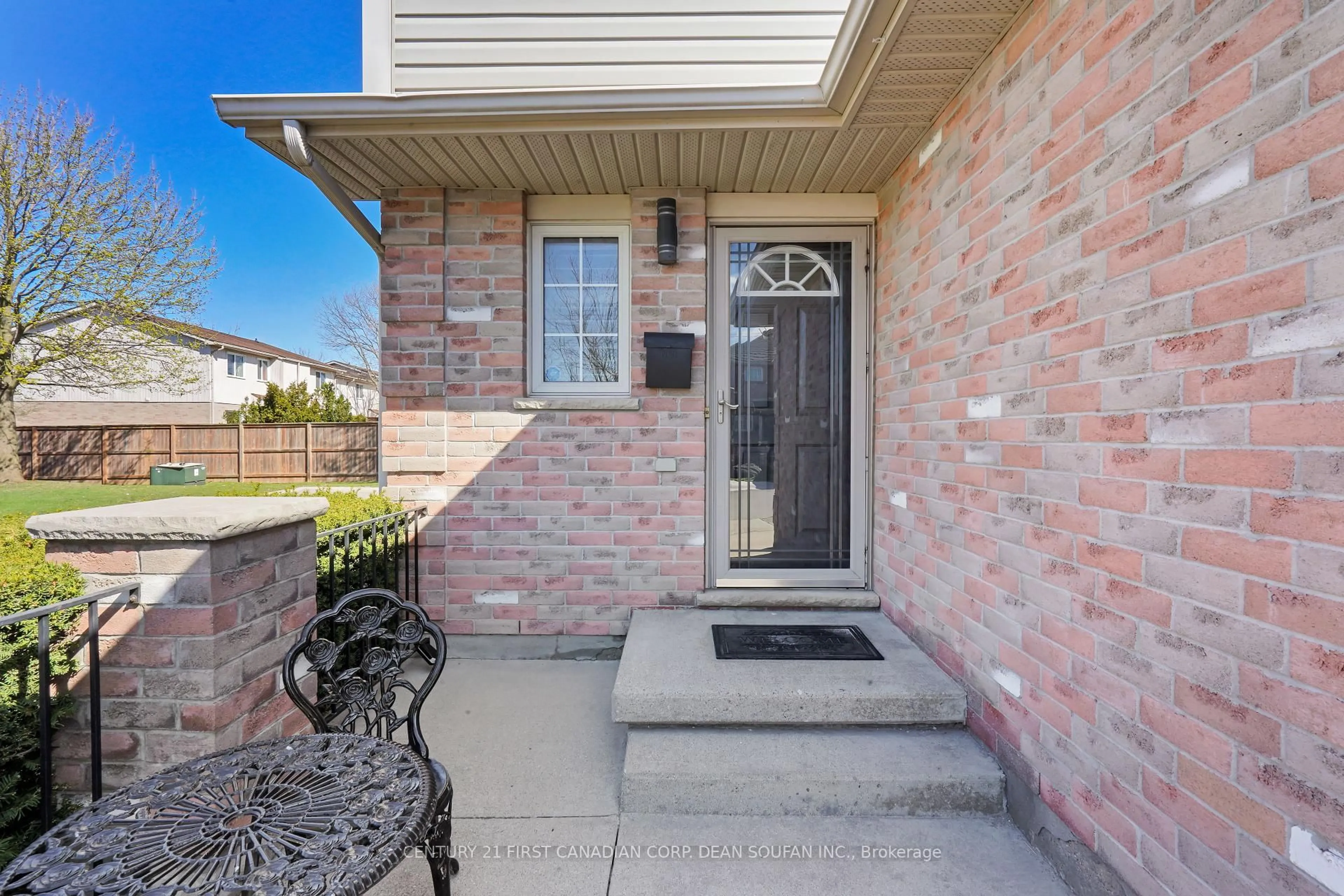 Unknown for 10 Chalkstone Dr #24, London South Ontario N6E 3Z9