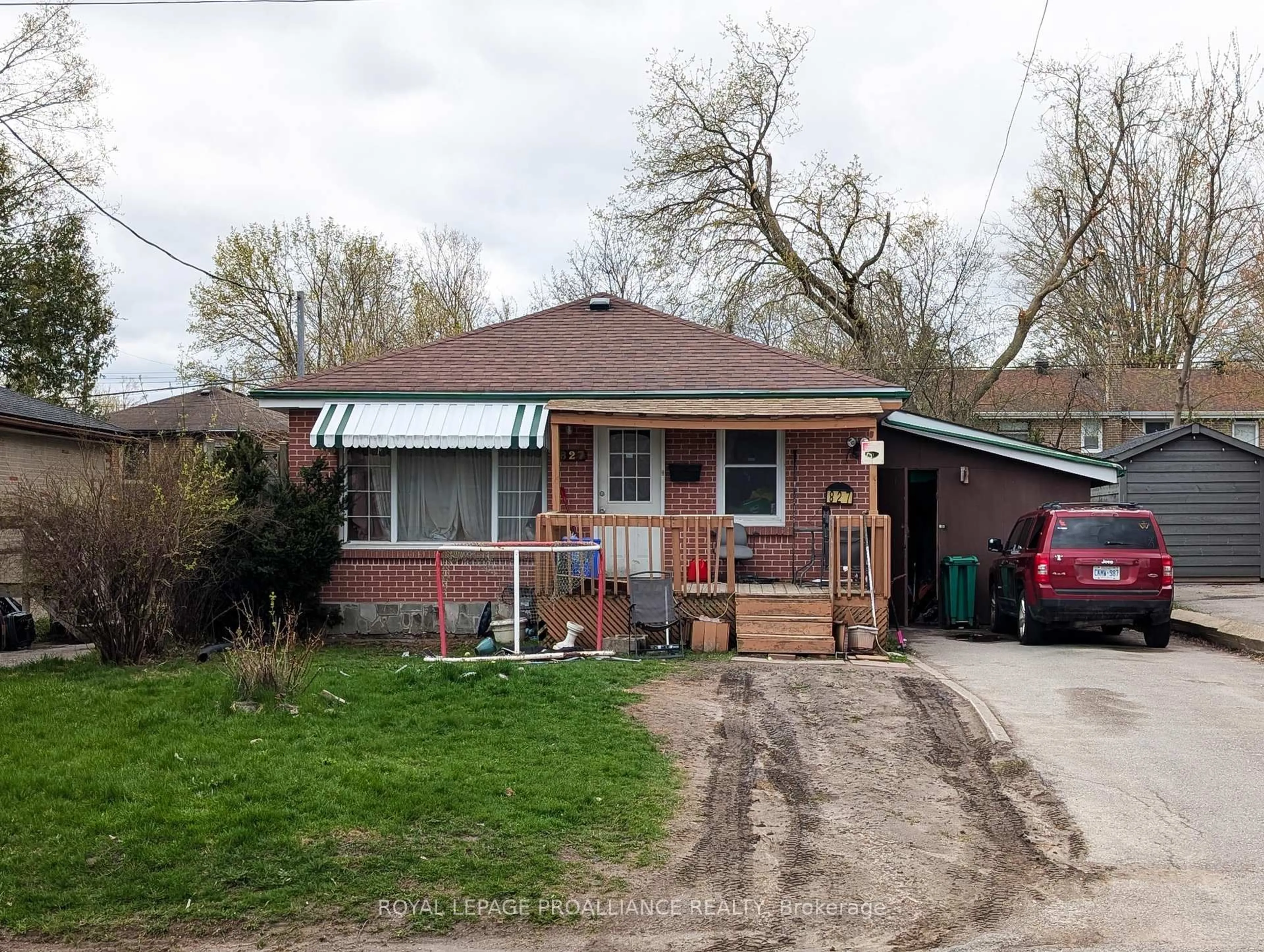Unknown for 827 Brookdale Cres, Peterborough Ontario K9H 6A5