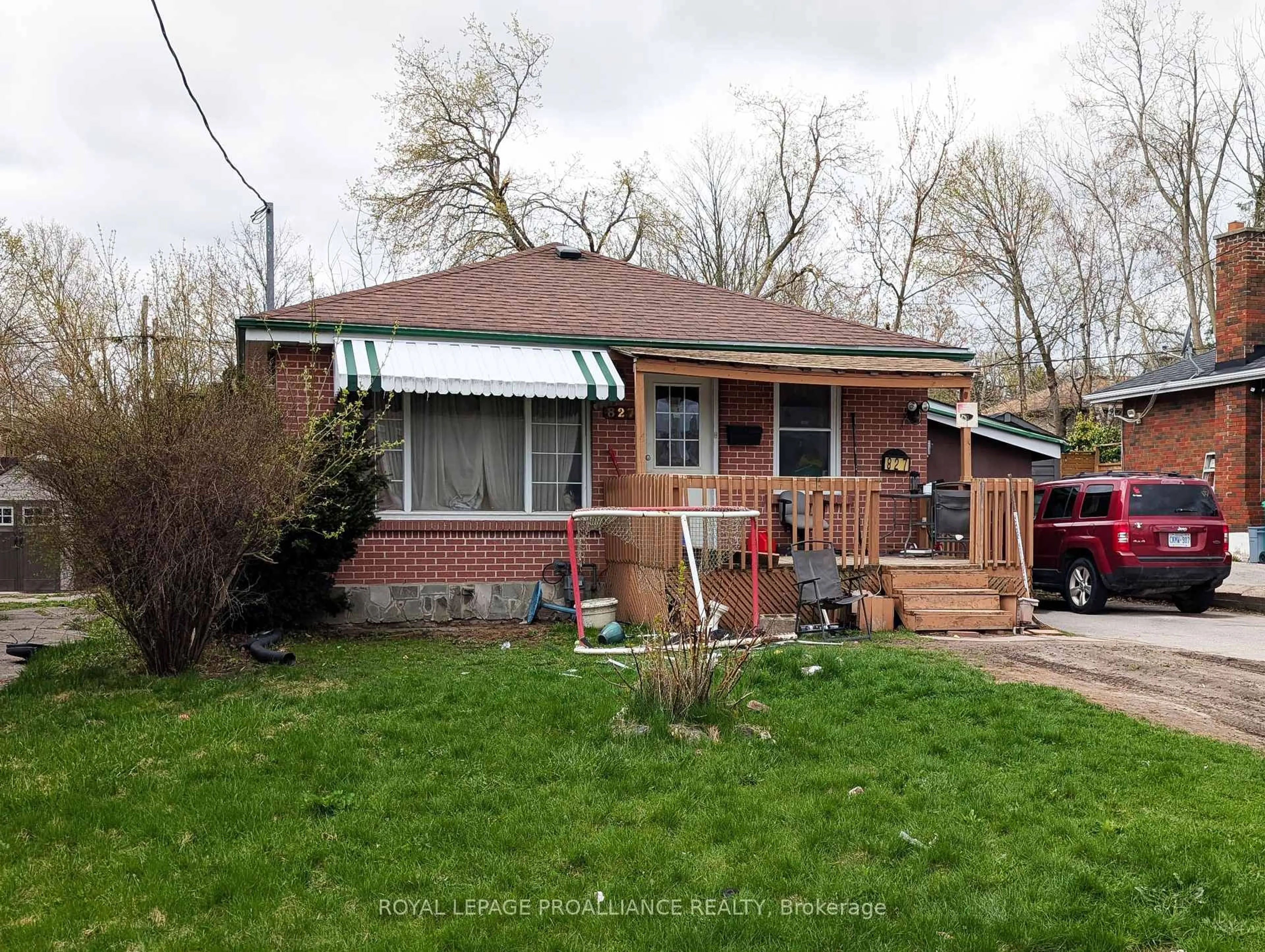 Home with brick exterior material, street for 827 Brookdale Cres, Peterborough Ontario K9H 6A5