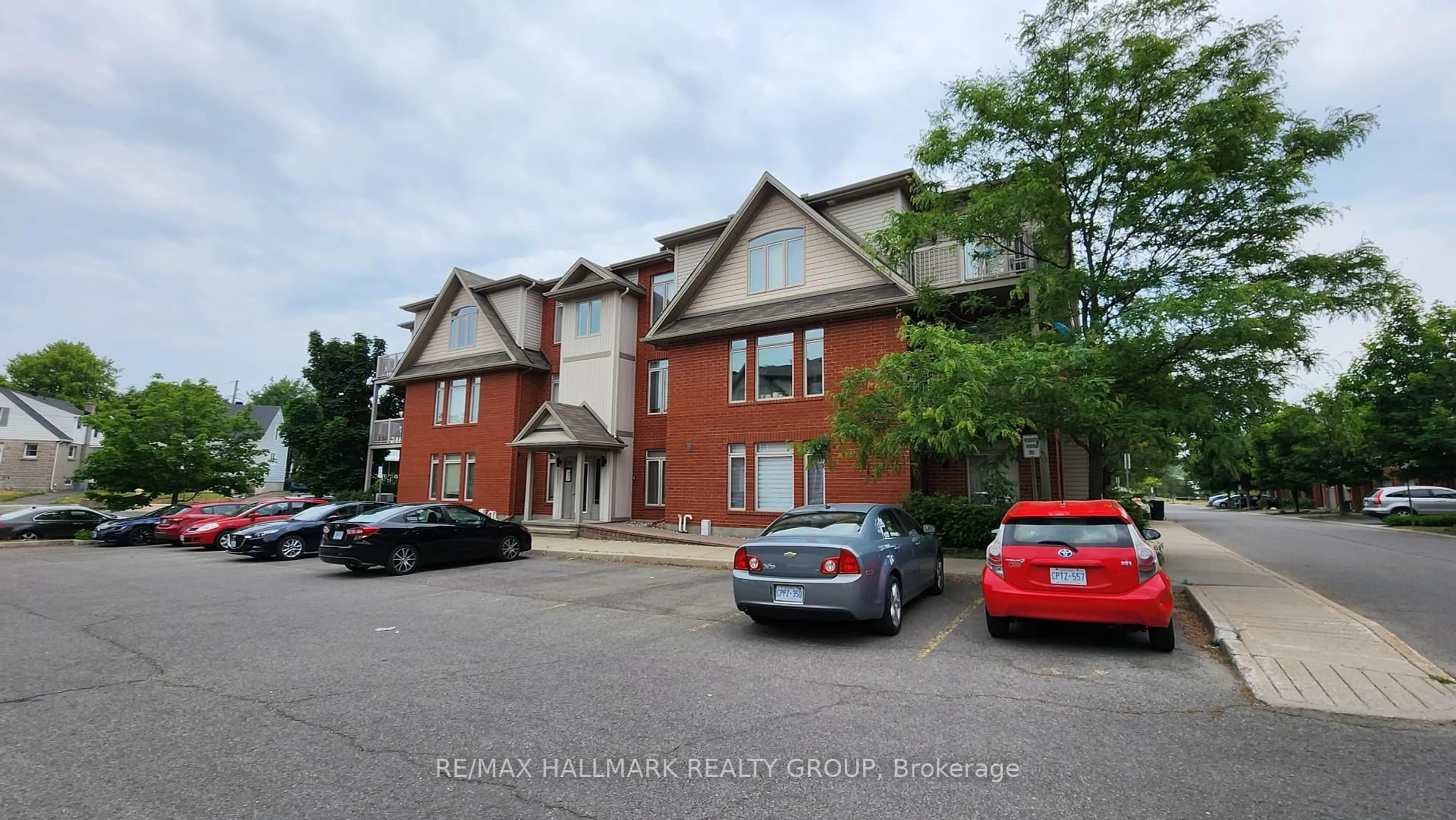 Unknown for 270 MEILLEUR Pl #J, Ottawa Ontario K1L 0A3