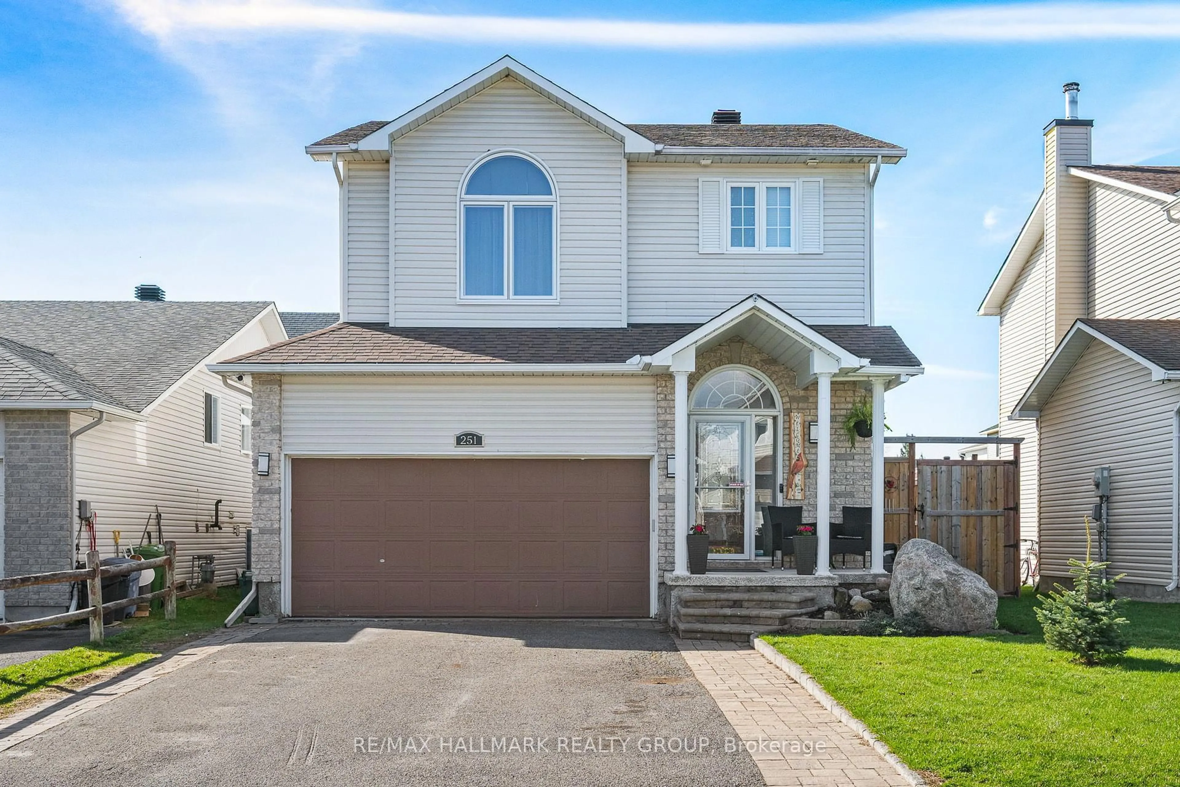 Home with vinyl exterior material, street for 251 Stiver St, Russell Ontario K4R 1G8
