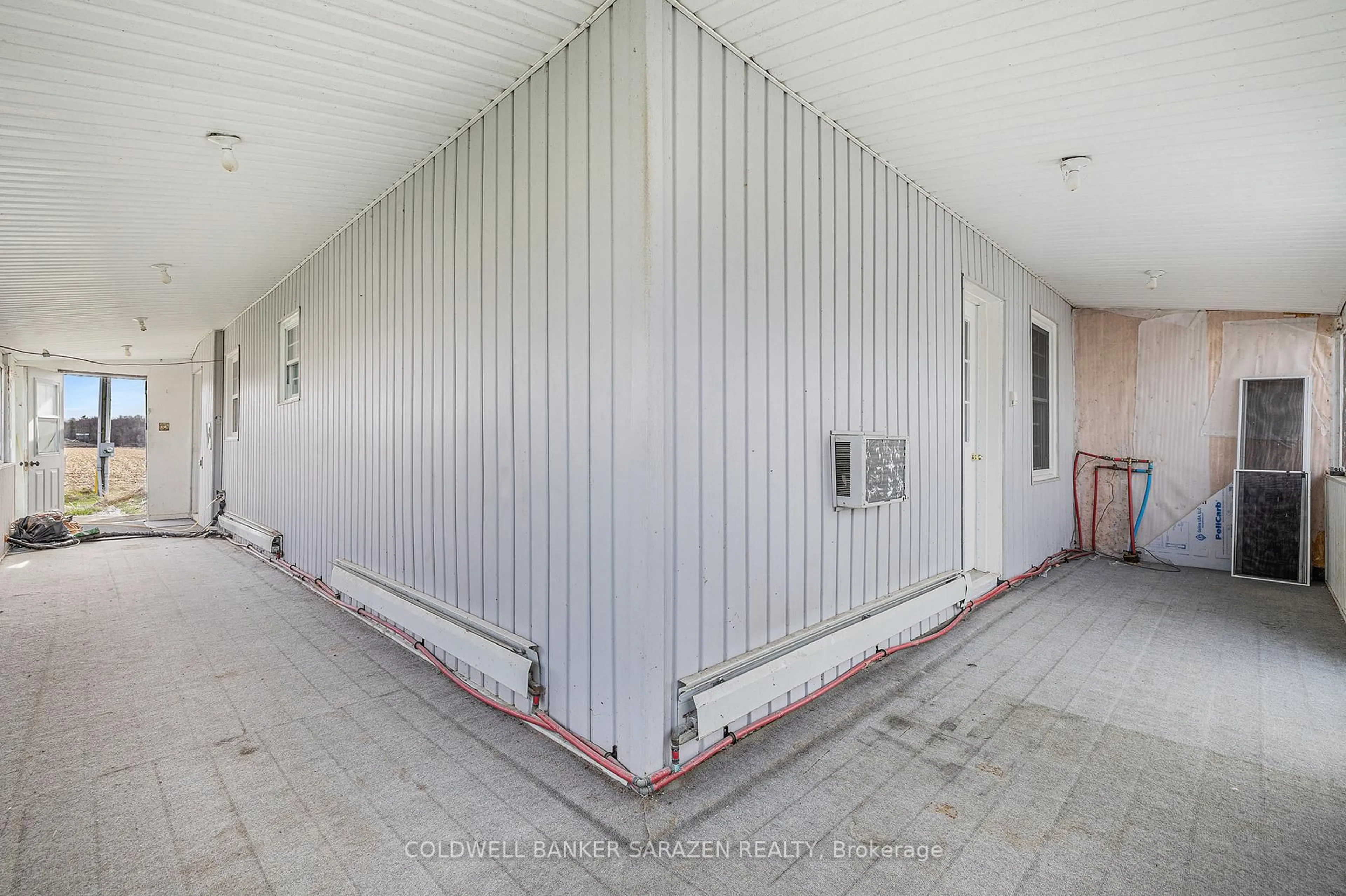 Indoor foyer for 1417 Vances Side Rd, Ottawa Ontario K0A 3M0
