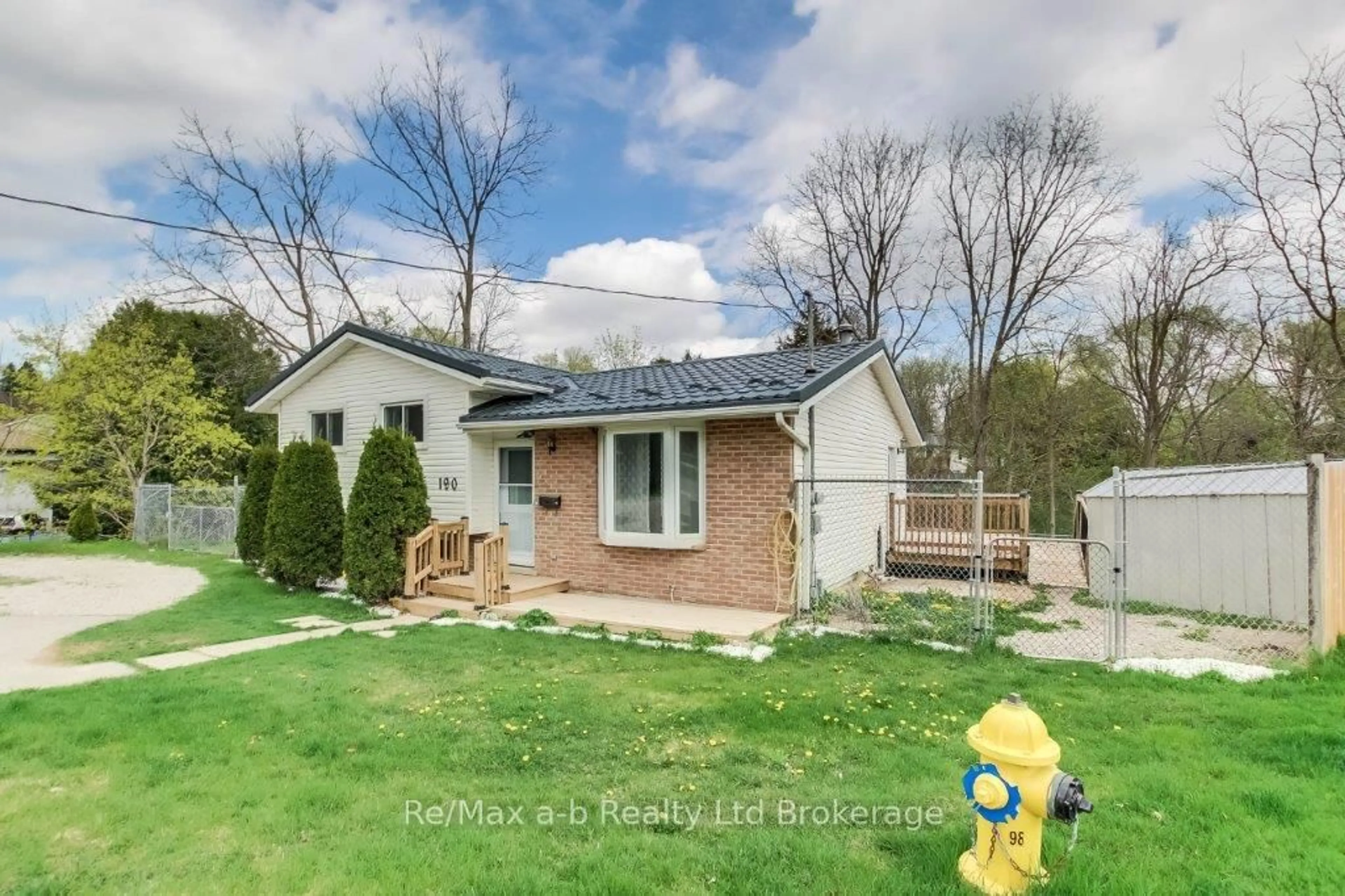 Unknown for 190 Mckeand St, Ingersoll Ontario N5C 3V1