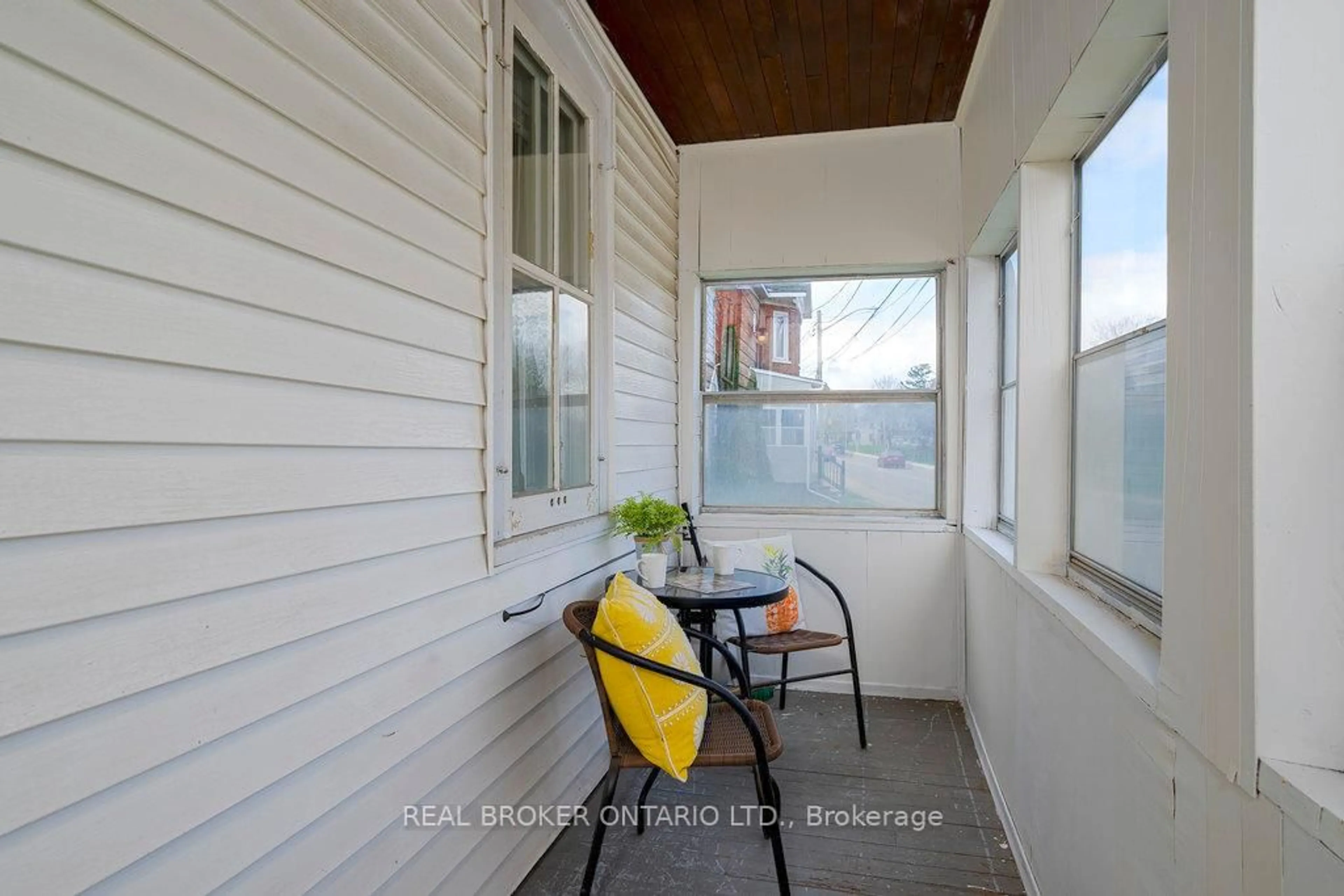Patio, street for 9 Lombard St, Smith Falls Ontario K7A 4E8