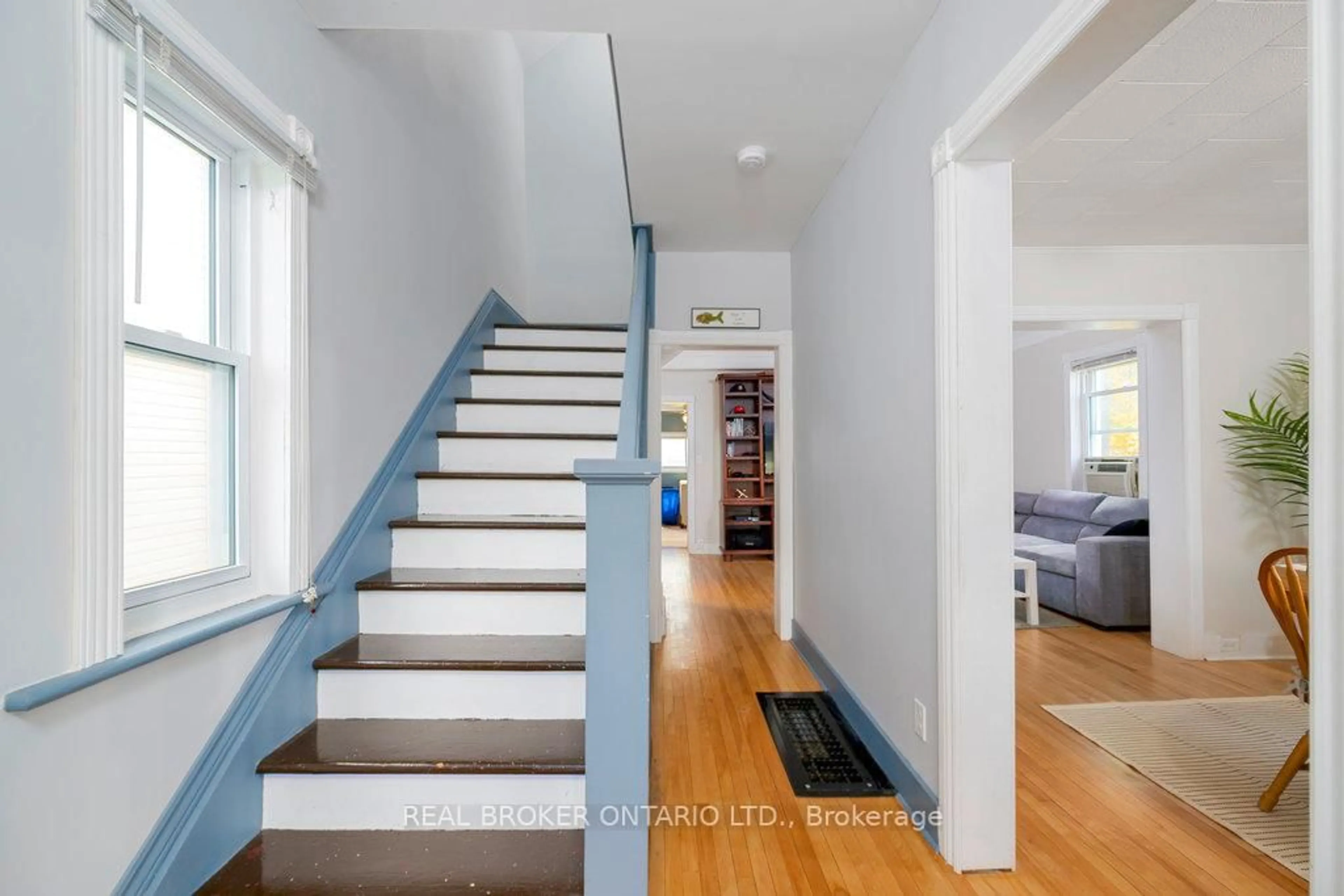 Stairs for 9 Lombard St, Smith Falls Ontario K7A 4E8