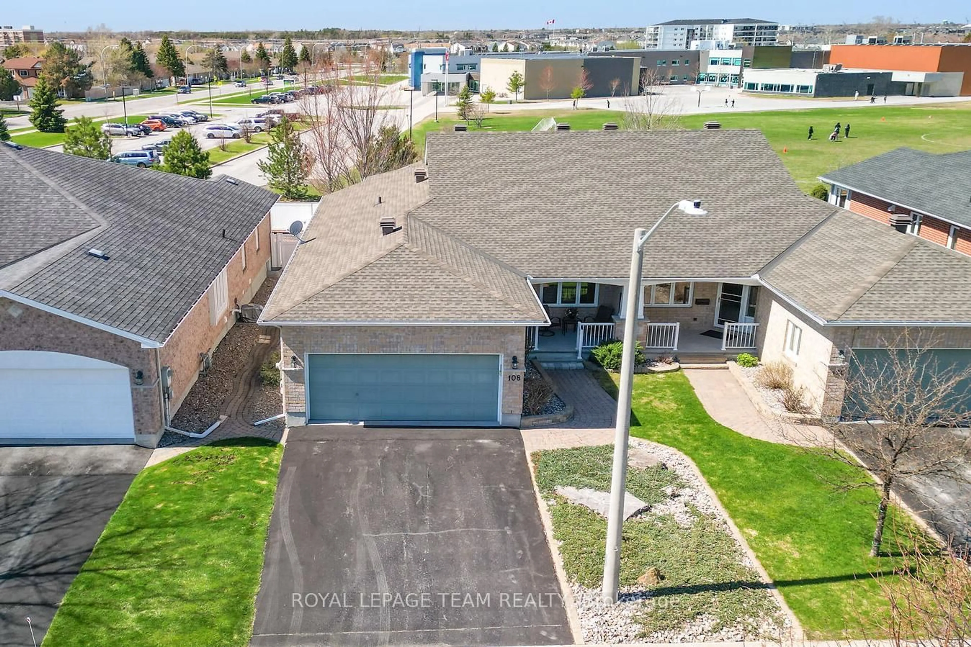 A pic from outside/outdoor area/front of a property/back of a property/a pic from drone, street for 108 Granite Crt, Ottawa Ontario K2M 0A3