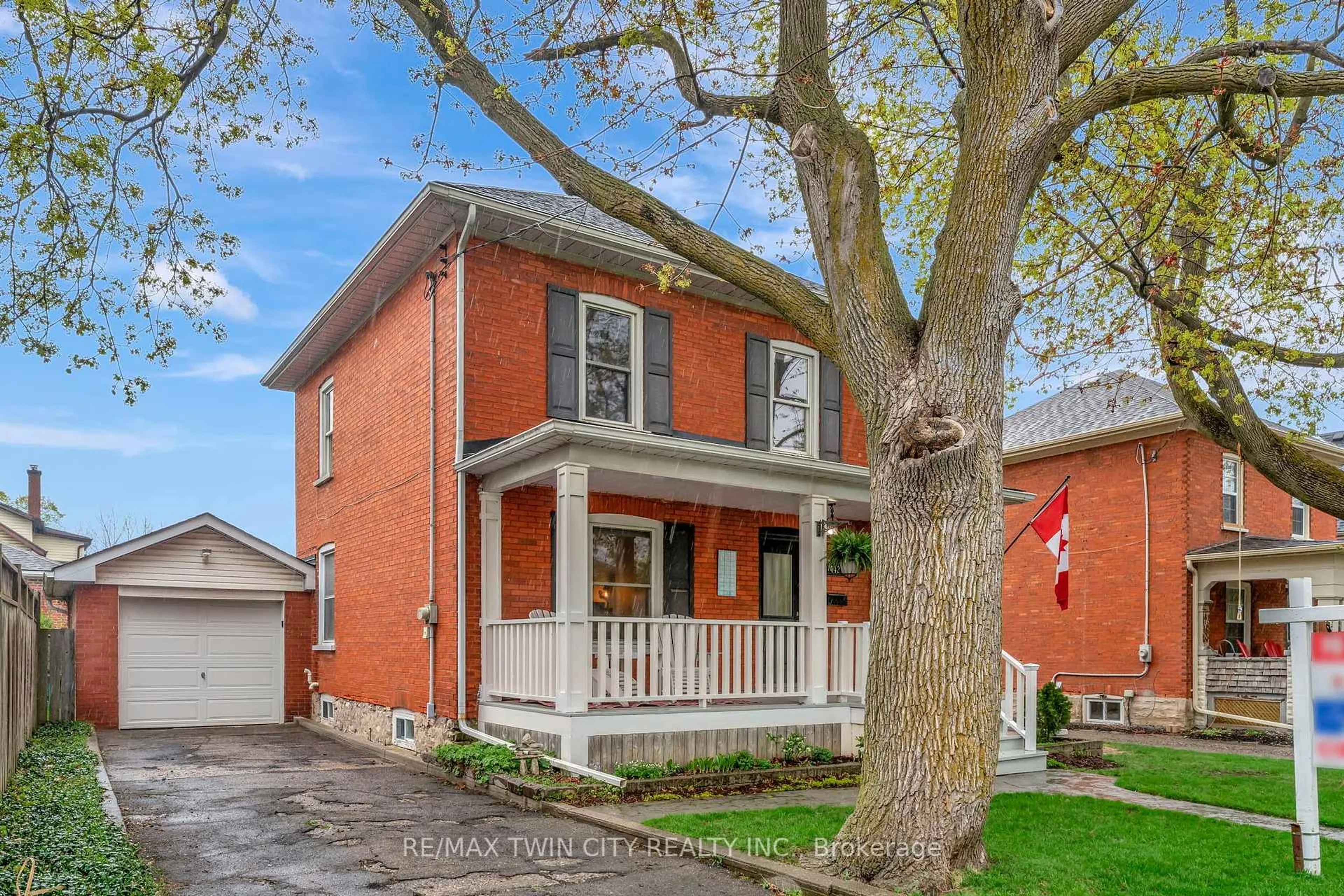 Home with brick exterior material, street for 442 Lowther St, Cambridge Ontario N3H 1Z1