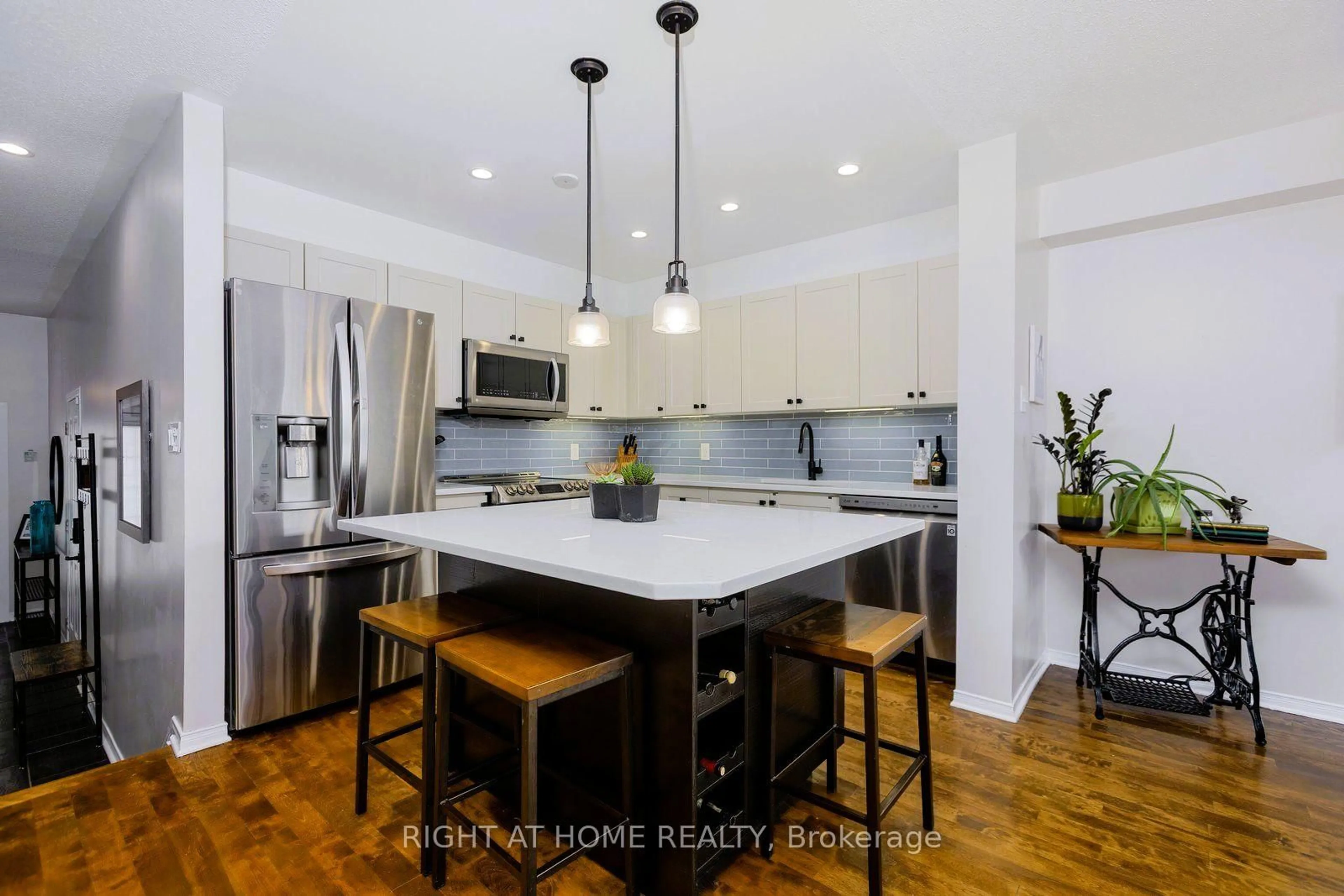 Open concept kitchen, unknown for 338 Hillsboro Private #49, Kanata Ontario K2M 3B2