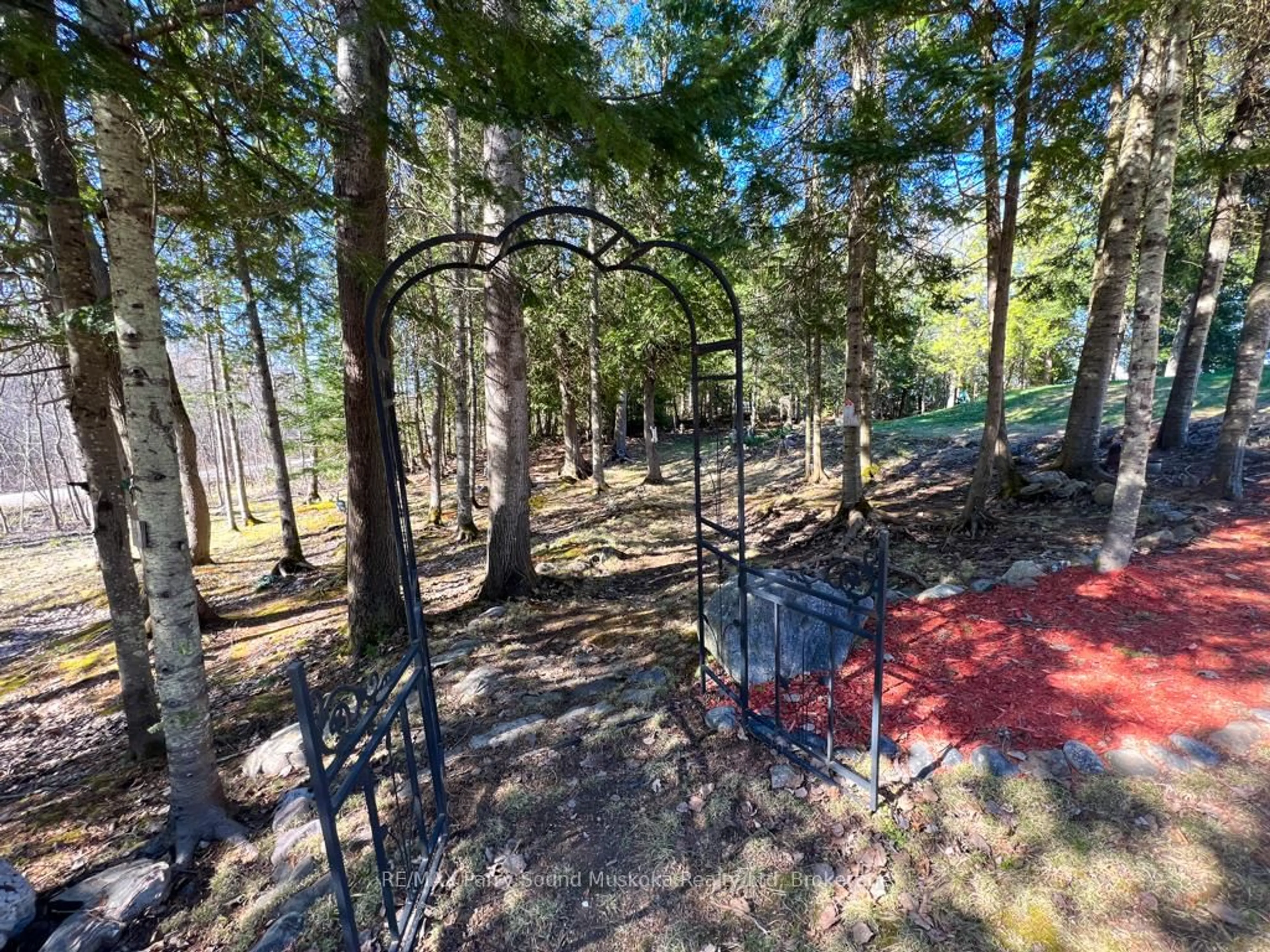 A pic from outside/outdoor area/front of a property/back of a property/a pic from drone, forest/trees view for 471 North Meadowcove Rd, Whitestone Ontario P0A 1G0