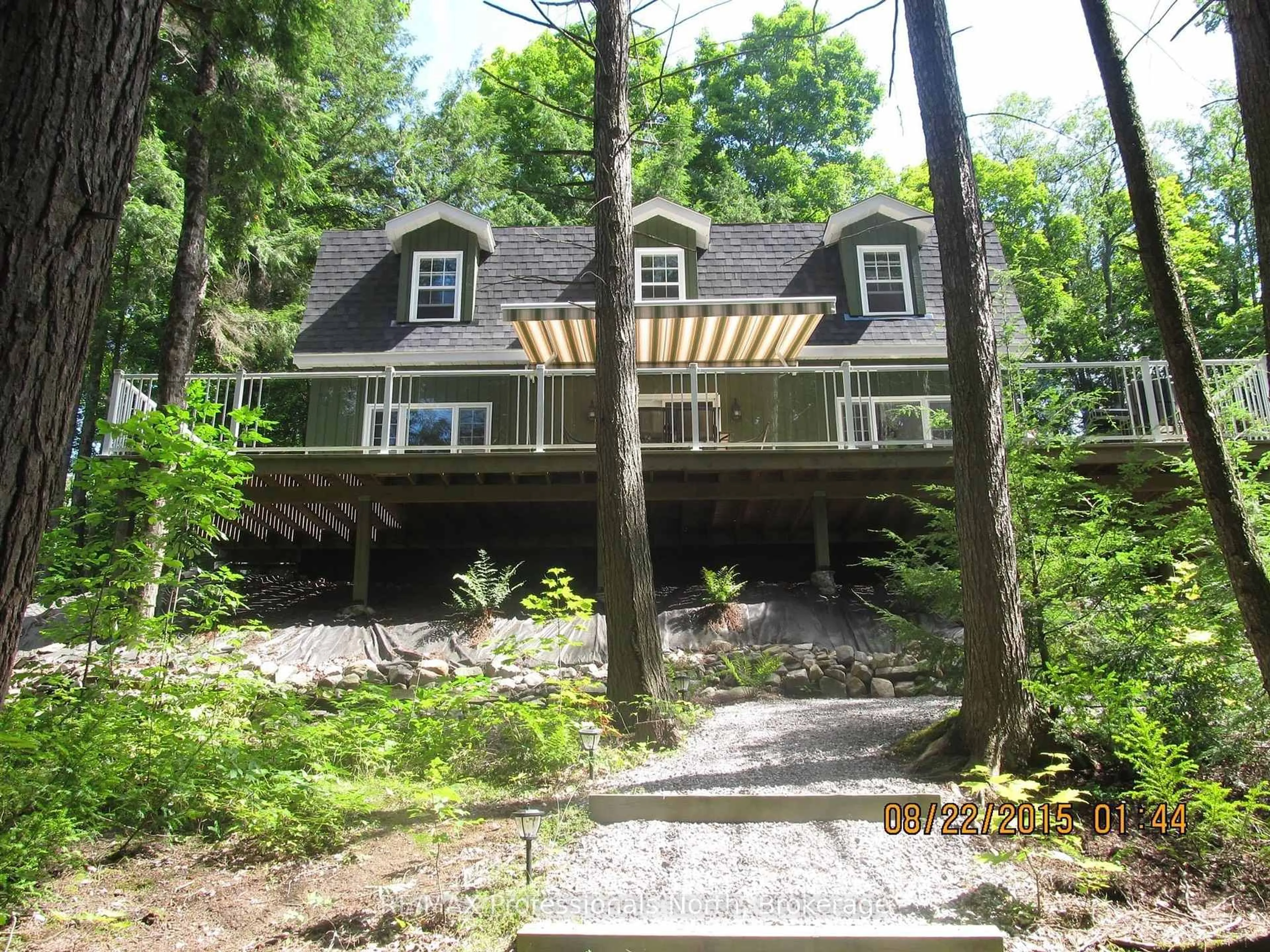 Home with vinyl exterior material, unknown for 1289 GRANDPA'S Tr, Highlands East Ontario K0M 1X0
