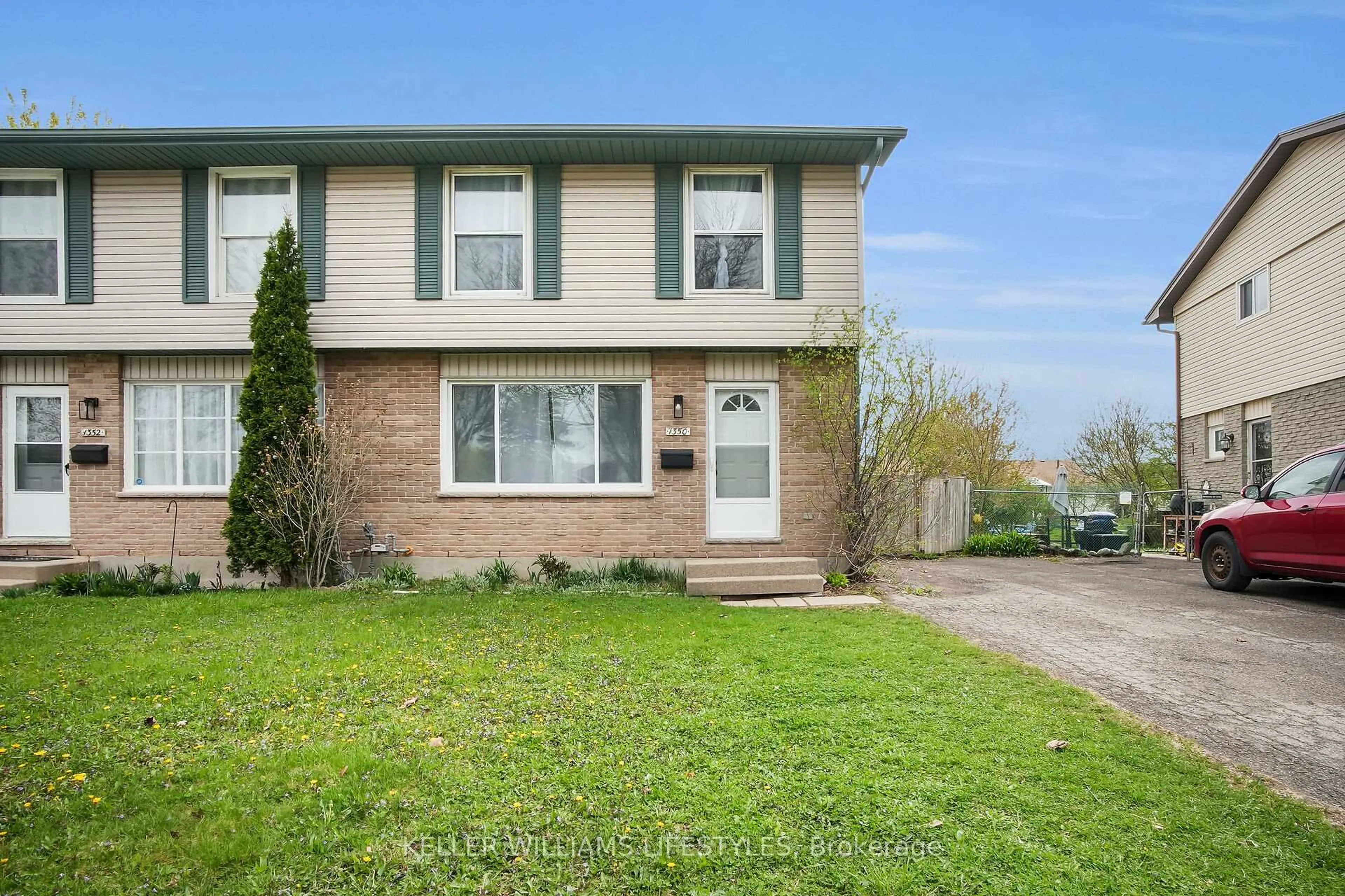 Home with vinyl exterior material, street for 1350 Blanchard Rd, London North Ontario N6G 3J6