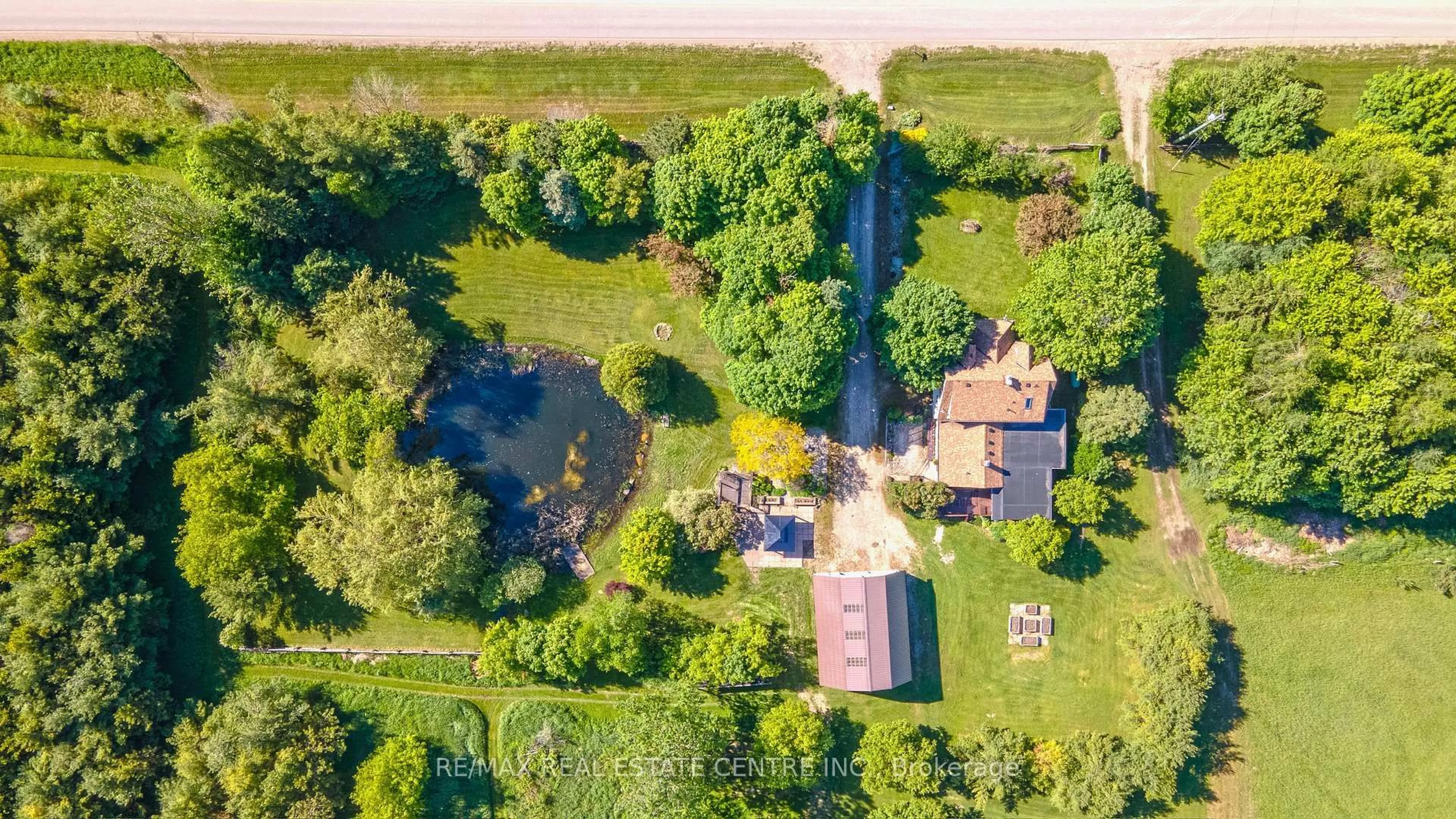 A pic from outside/outdoor area/front of a property/back of a property/a pic from drone, street for 384323 20 Sdrd, Amaranth Ontario L9W 3Z2