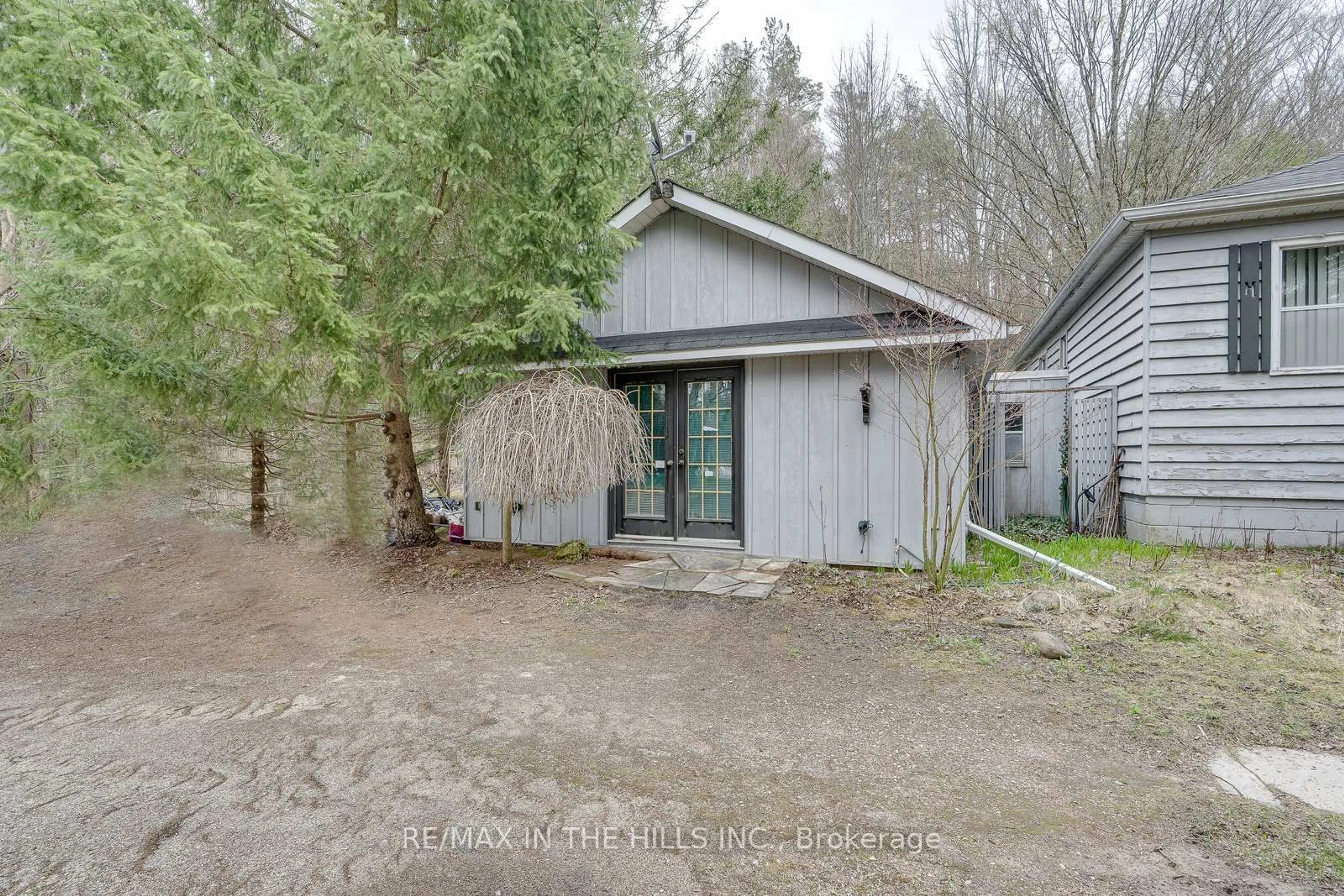 Shed for 308304 Hockley Rd, Mono Ontario L9W 6N4