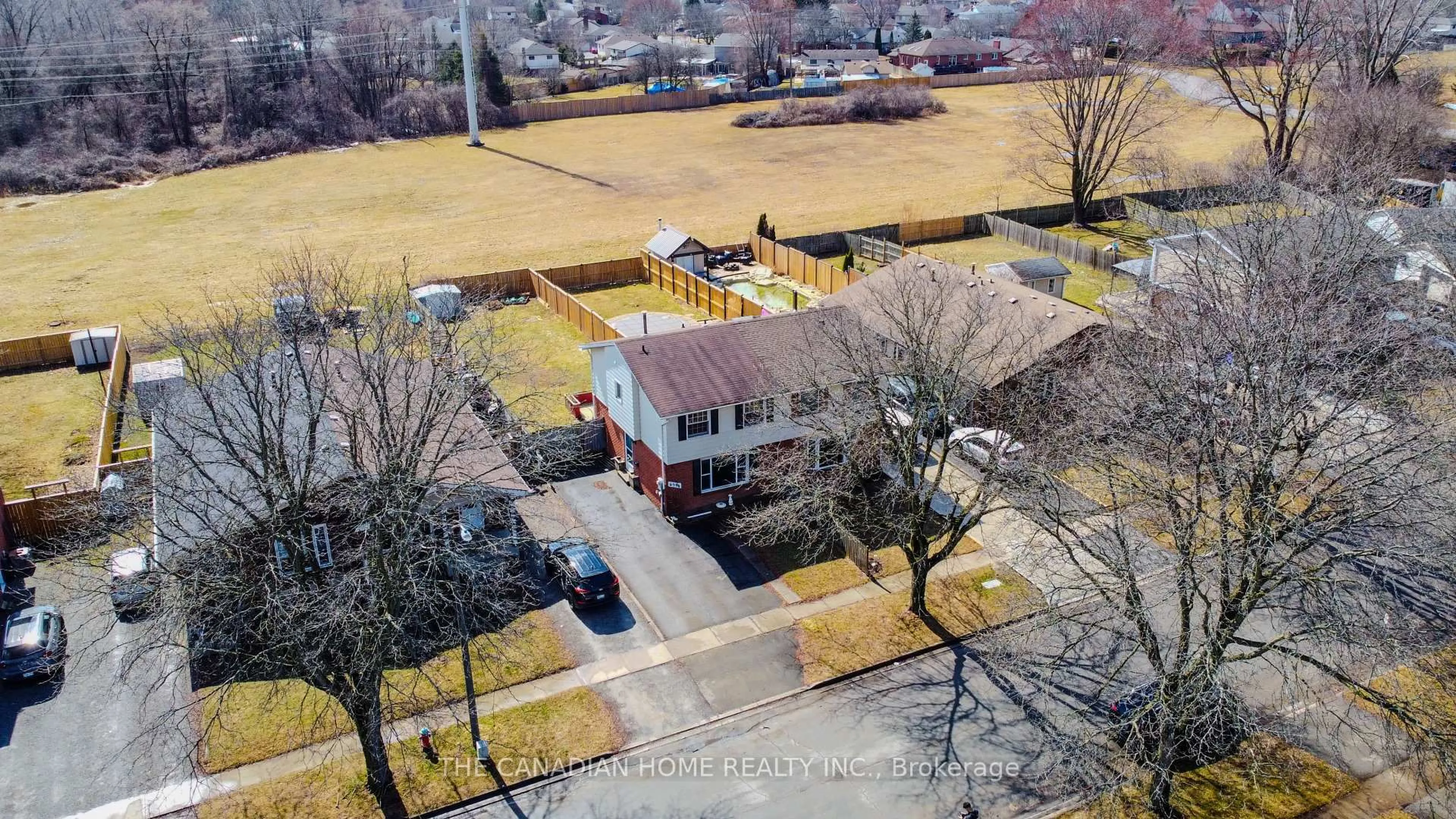 A pic from outside/outdoor area/front of a property/back of a property/a pic from drone, building for 6596 Harmony Ave, Niagara Falls Ontario L2H 1Z4