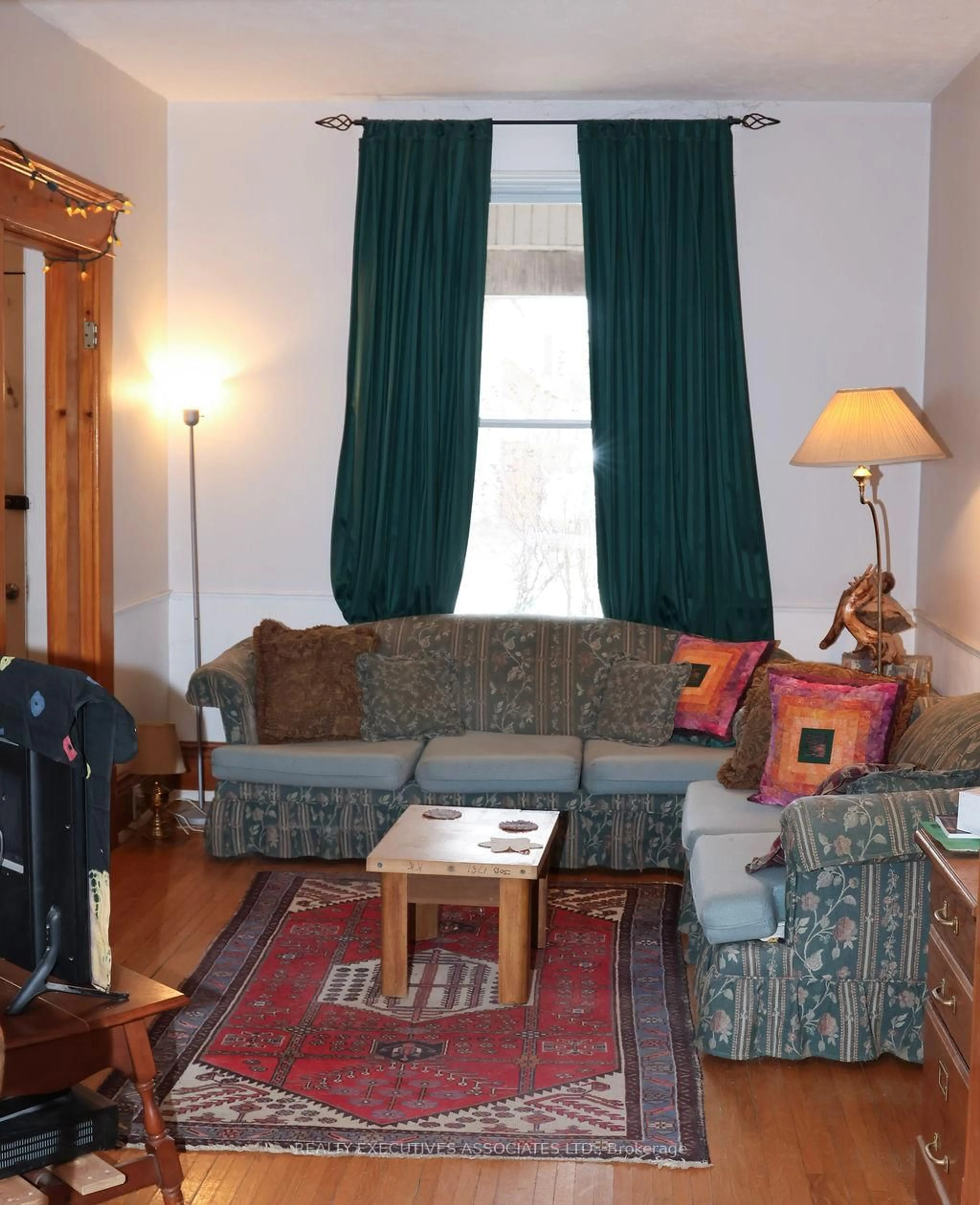 Living room with furniture, unknown for 476 Bolivar St, Peterborough Central Ontario K9J 4R4